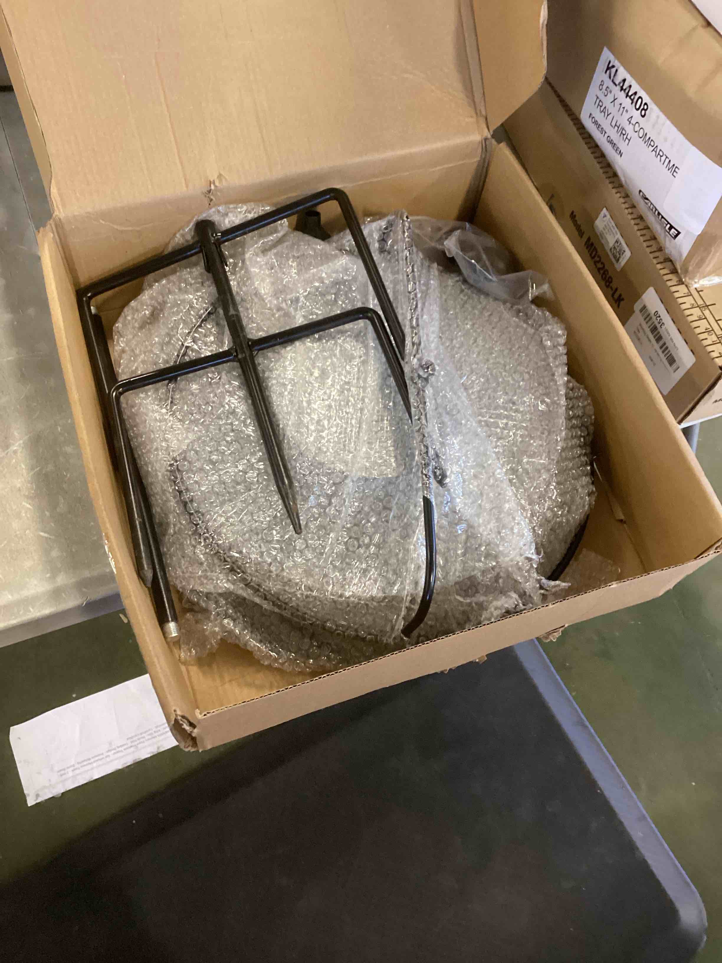 https://s3.amazonaws.com/lotting-images-prod/bidfta/BLU6523414_1719853059566.jpeg