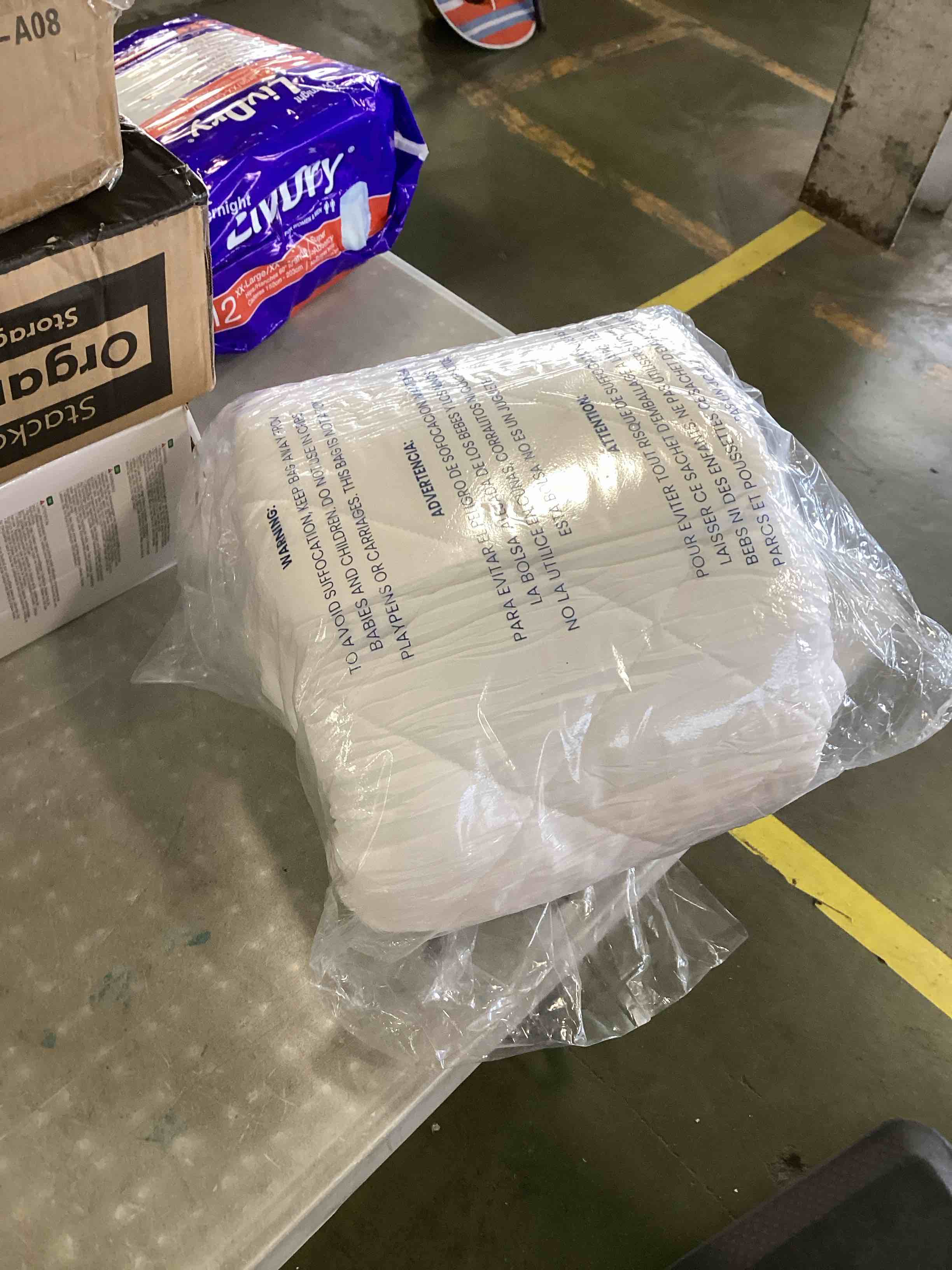 https://s3.amazonaws.com/lotting-images-prod/bidfta/BLU6523769_1719941767629.jpeg