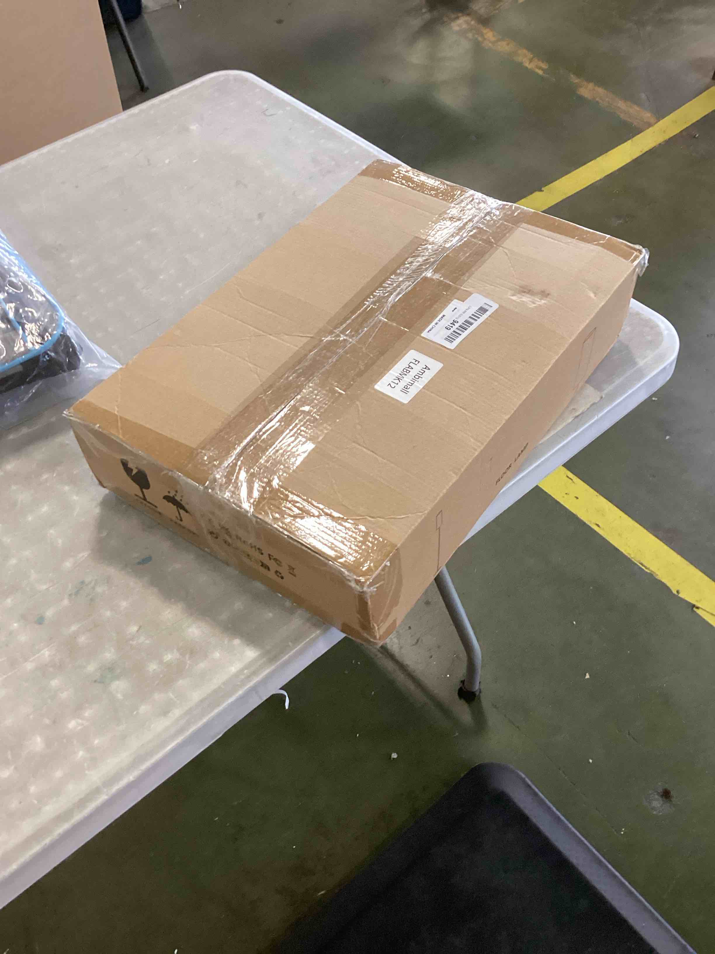https://s3.amazonaws.com/lotting-images-prod/bidfta/BLU6523820_1719947038848.jpeg