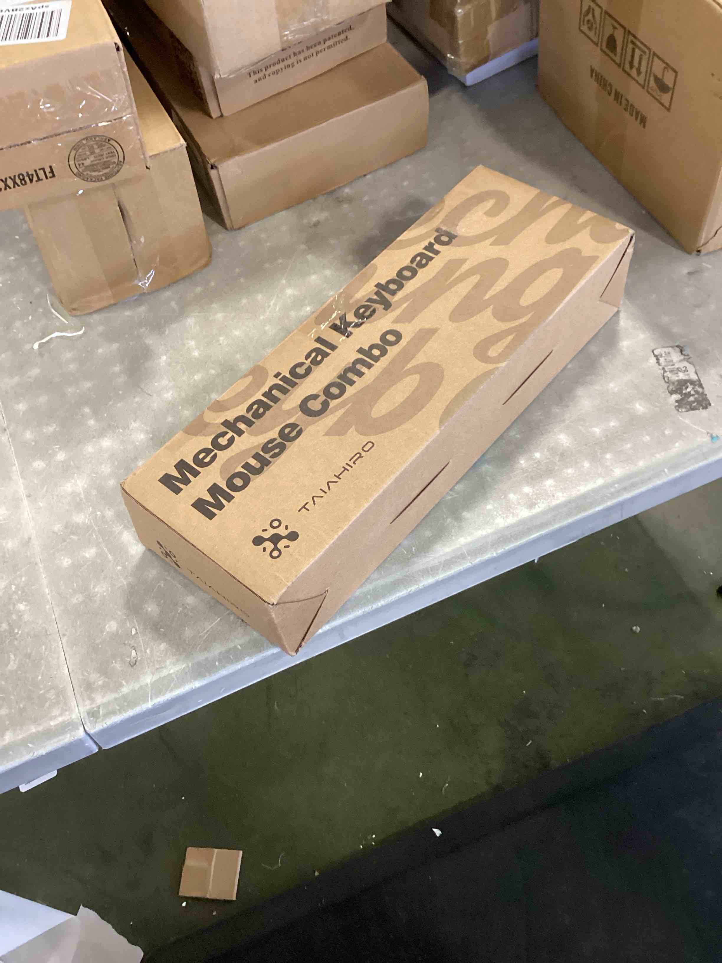 https://s3.amazonaws.com/lotting-images-prod/bidfta/BLU6523861_1719951193597.jpeg