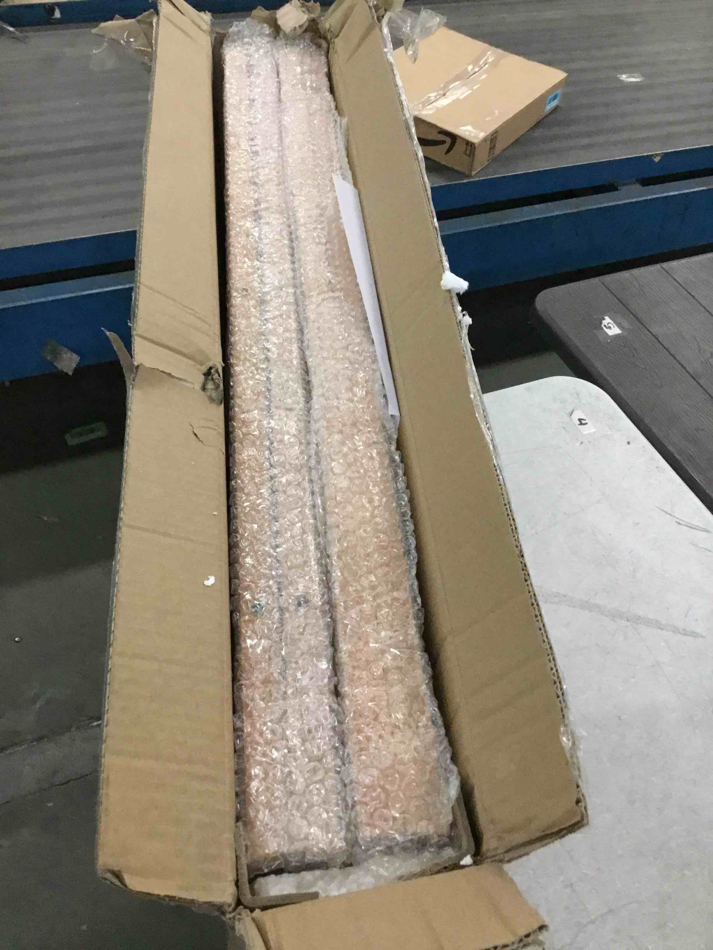 https://s3.amazonaws.com/lotting-images-prod/bidfta/BLU6525645_1720043228170.jpeg