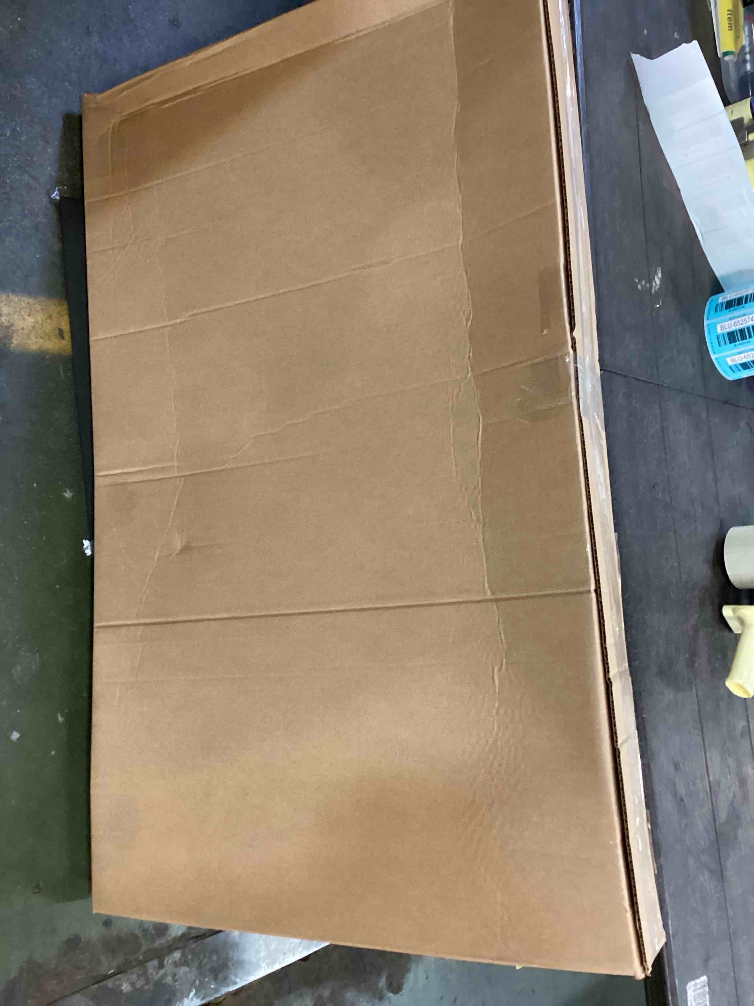 https://s3.amazonaws.com/lotting-images-prod/bidfta/BLU6525733_1720214970591.jpeg