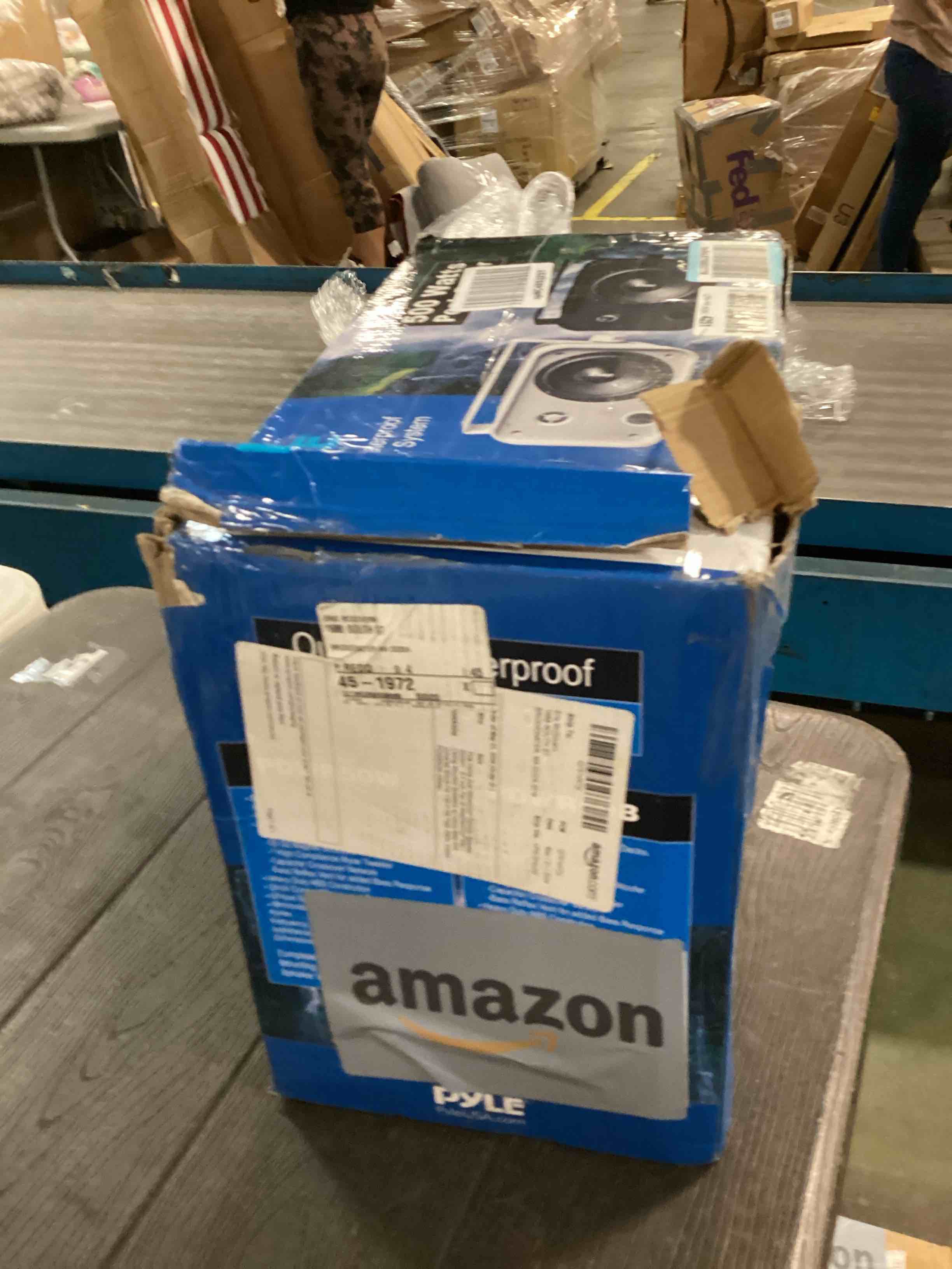 https://s3.amazonaws.com/lotting-images-prod/bidfta/BLU6525798_1720239264151.jpeg