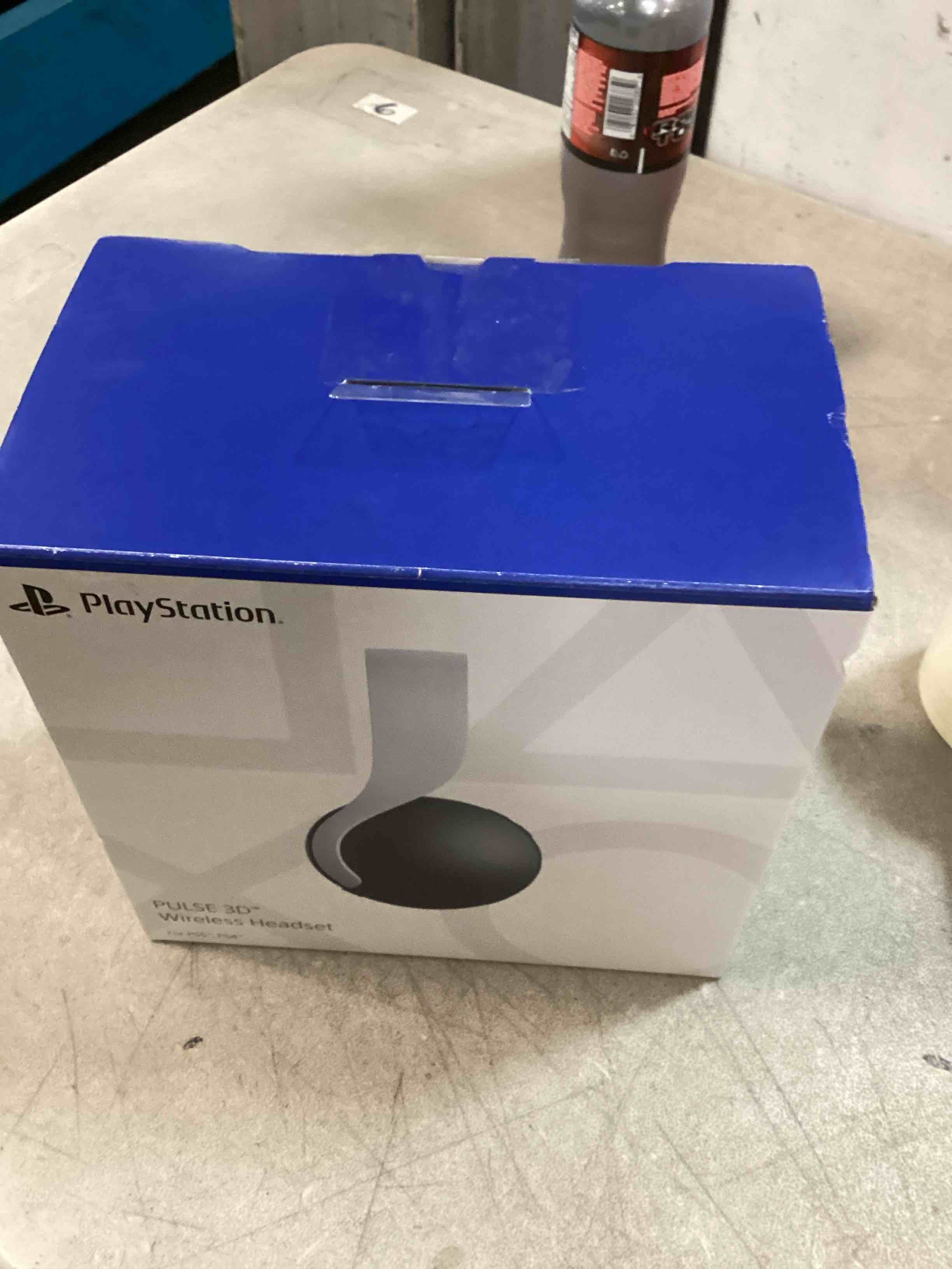 https://s3.amazonaws.com/lotting-images-prod/bidfta/BLU6525833_1720474280597.jpeg