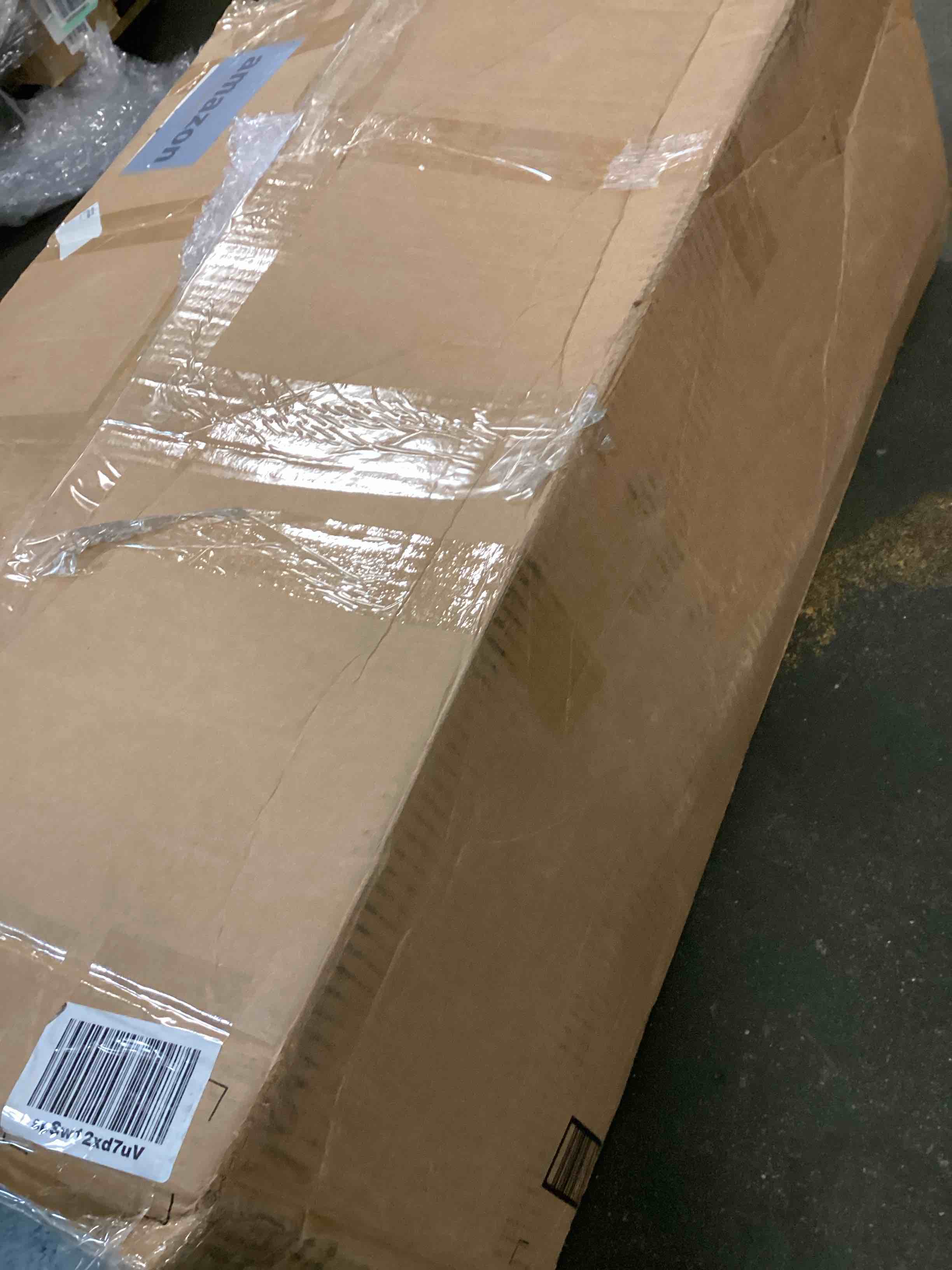 https://s3.amazonaws.com/lotting-images-prod/bidfta/BLU6525997_1720526482337.jpeg