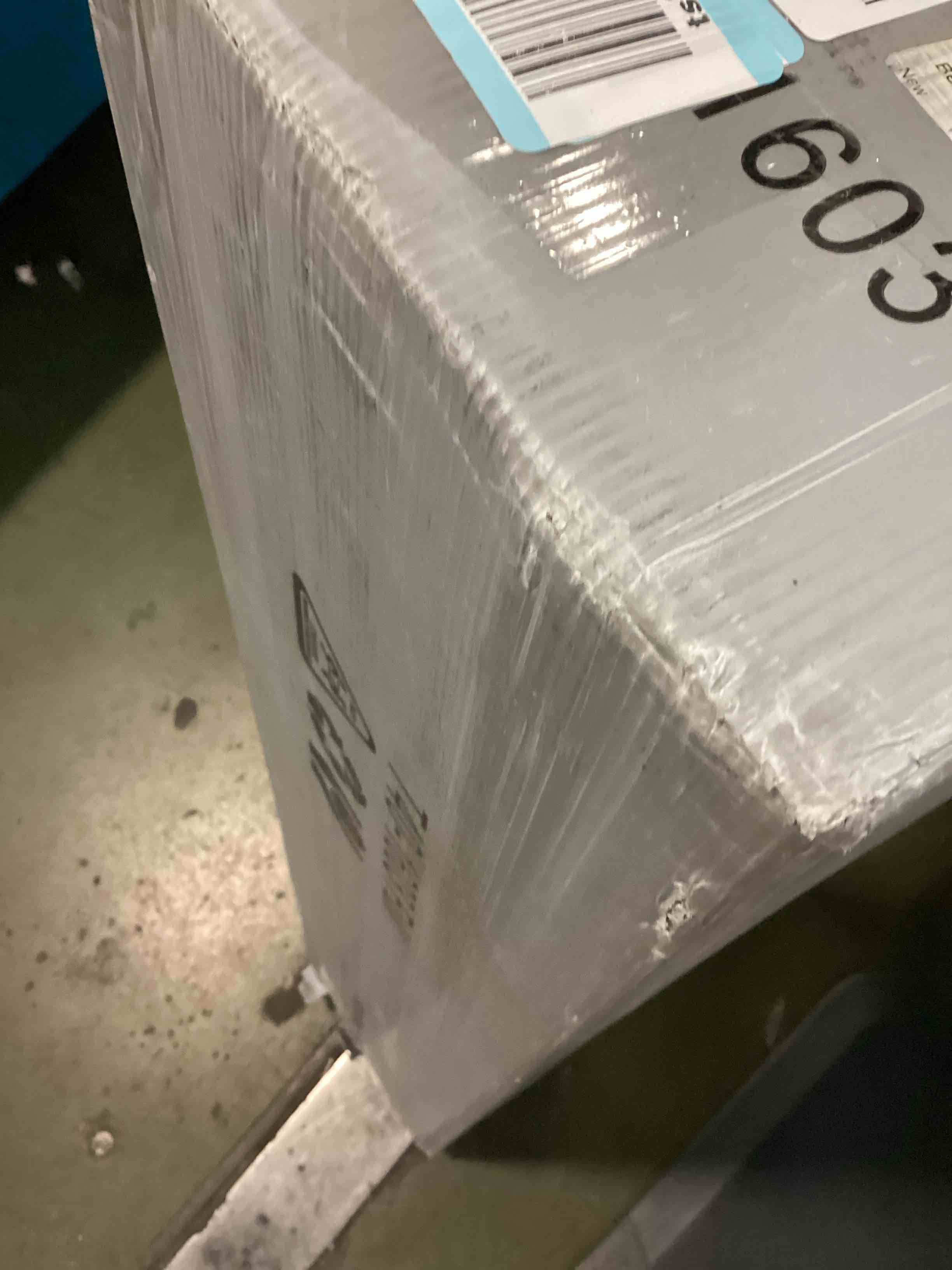 https://s3.amazonaws.com/lotting-images-prod/bidfta/BLU6526232_1720550087122.jpeg