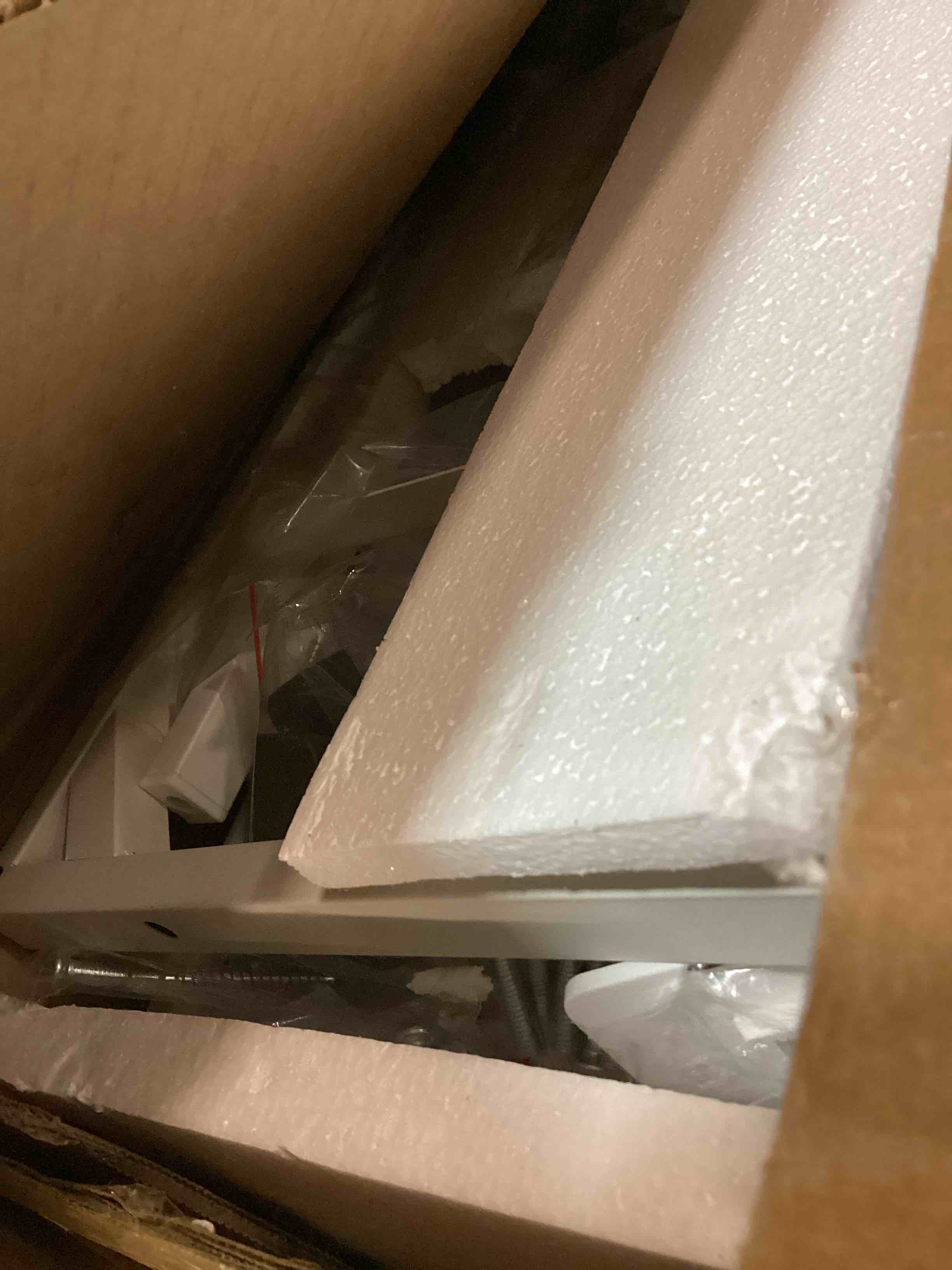 https://s3.amazonaws.com/lotting-images-prod/bidfta/BLU6526336_1720613285286.jpeg