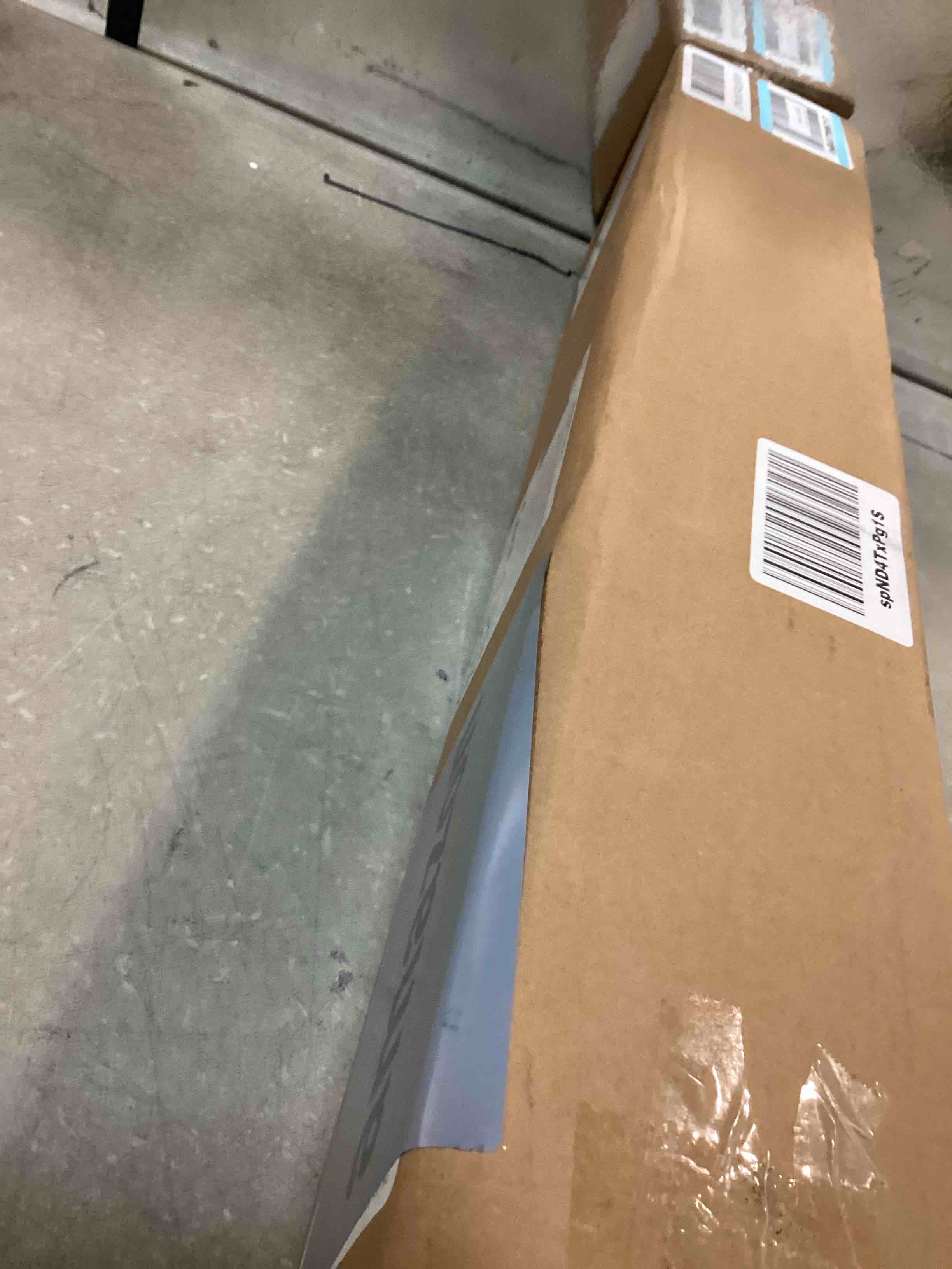 https://s3.amazonaws.com/lotting-images-prod/bidfta/BLU6526361_1720616922500.jpeg