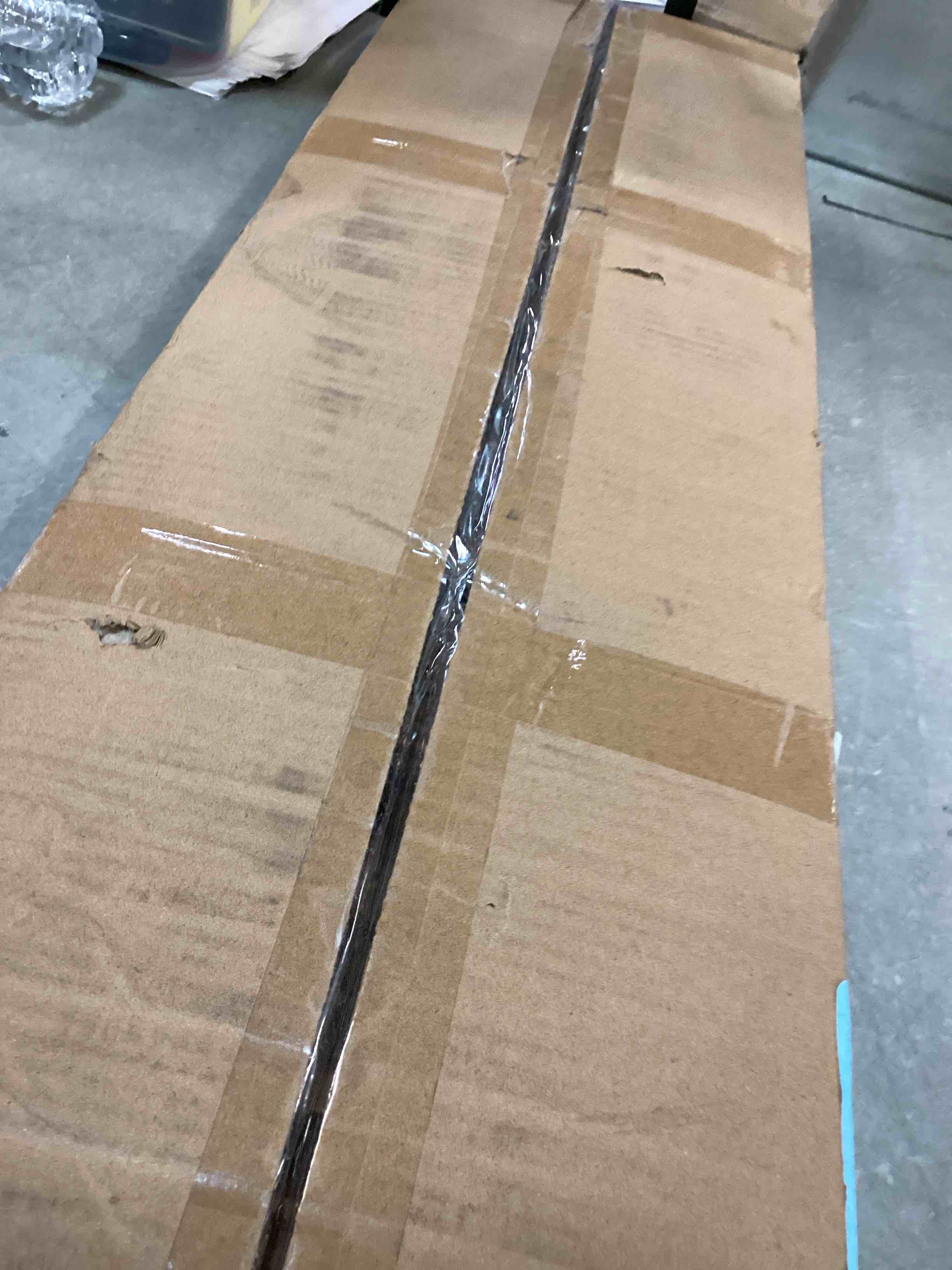 https://s3.amazonaws.com/lotting-images-prod/bidfta/BLU6526510_1720637250227.jpeg
