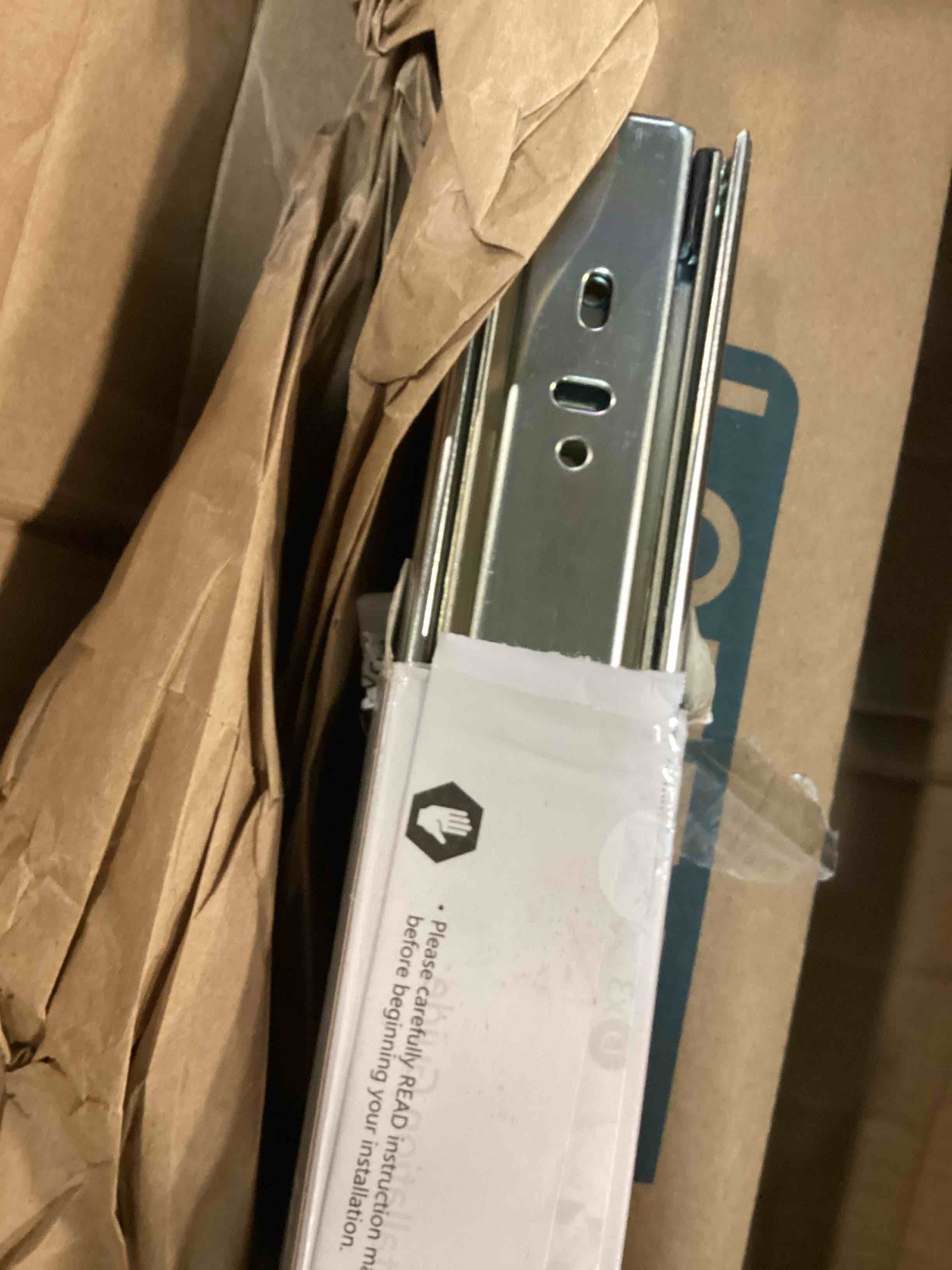 https://s3.amazonaws.com/lotting-images-prod/bidfta/BLU6526522_1720639755674.jpeg