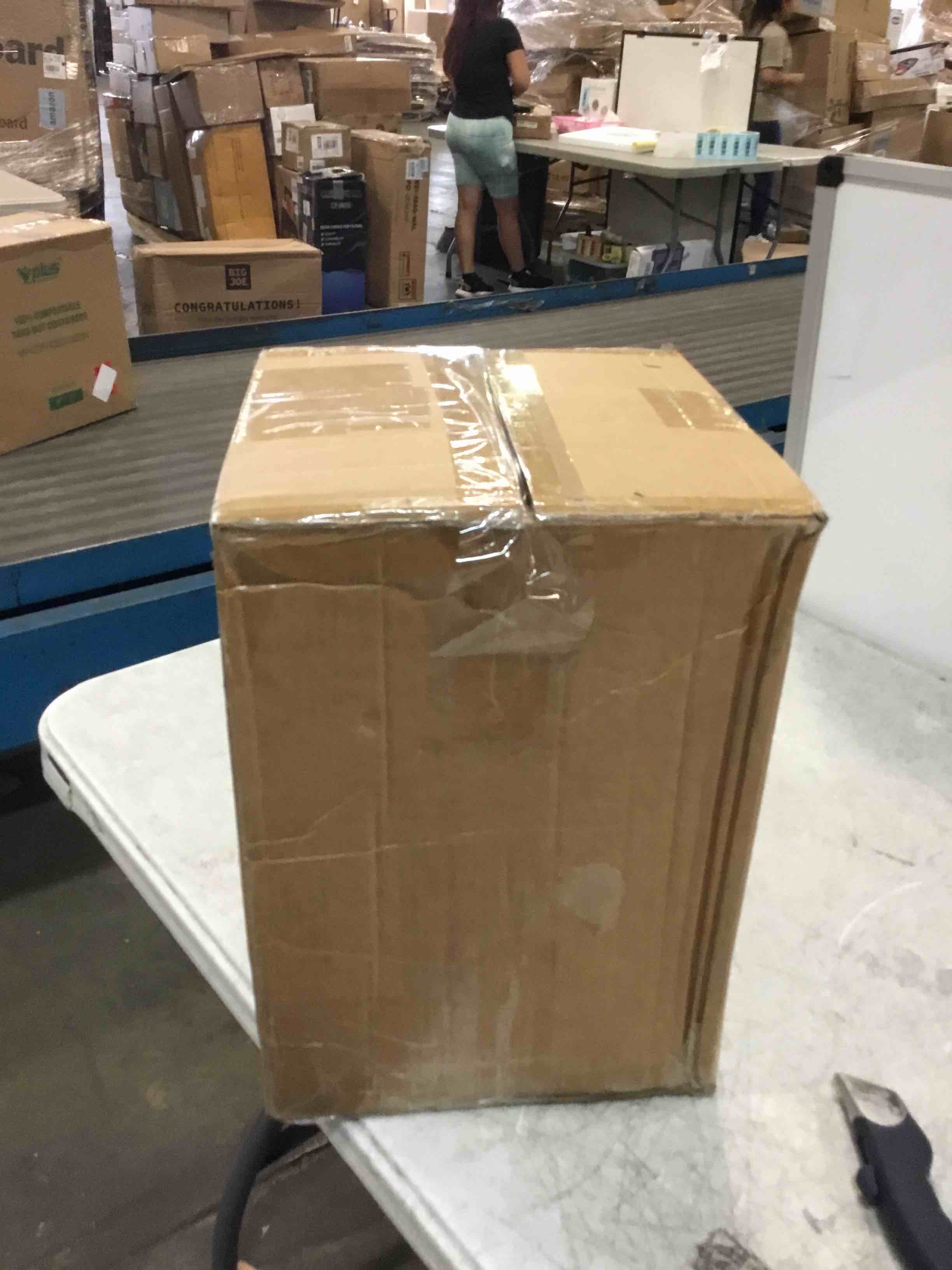 https://s3.amazonaws.com/lotting-images-prod/bidfta/BLU6526563_1720647990830.jpeg