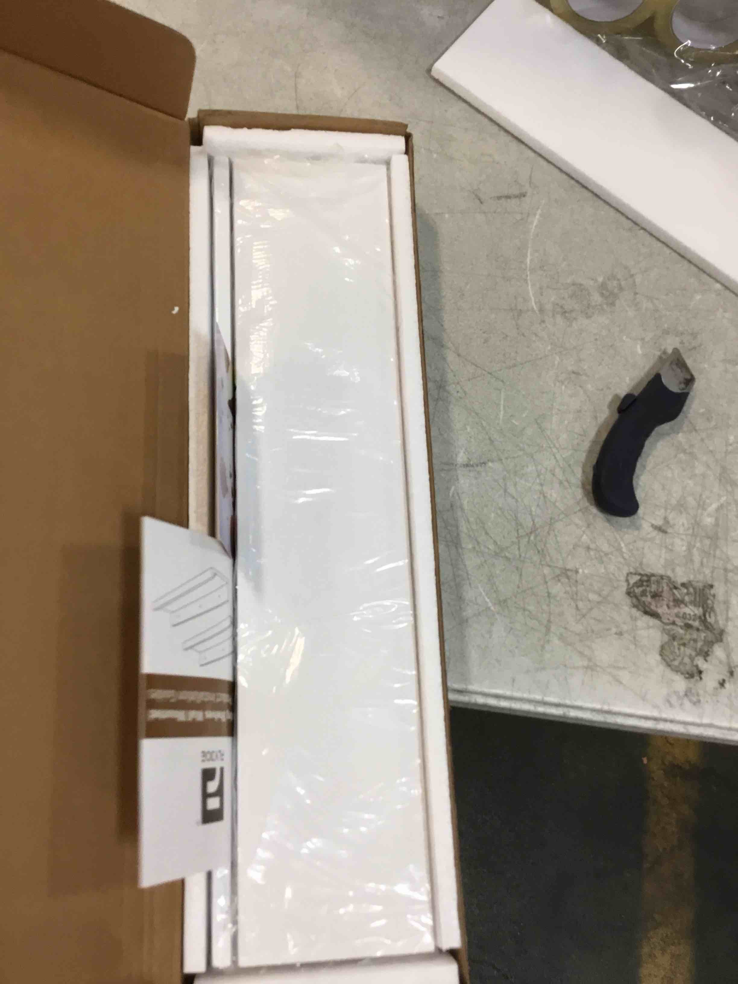 https://s3.amazonaws.com/lotting-images-prod/bidfta/BLU6526564_1720648062666.jpeg