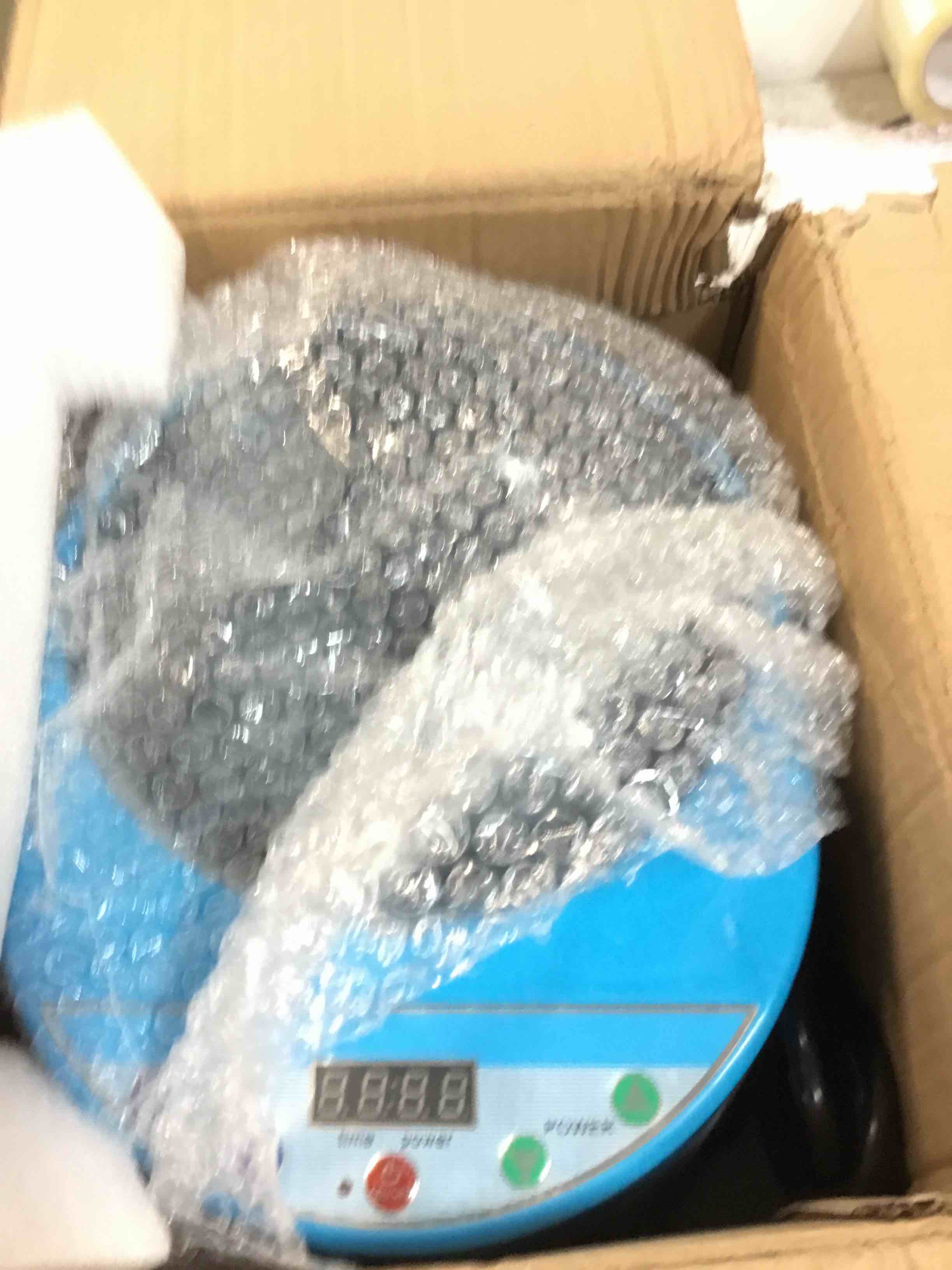 https://s3.amazonaws.com/lotting-images-prod/bidfta/BLU6526586_1720650823503.jpeg
