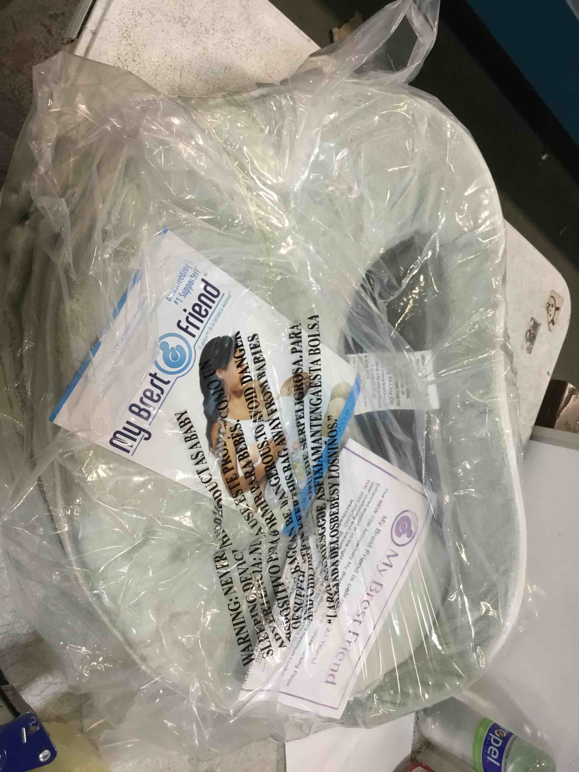 https://s3.amazonaws.com/lotting-images-prod/bidfta/BLU6526649_1720670375102.jpeg