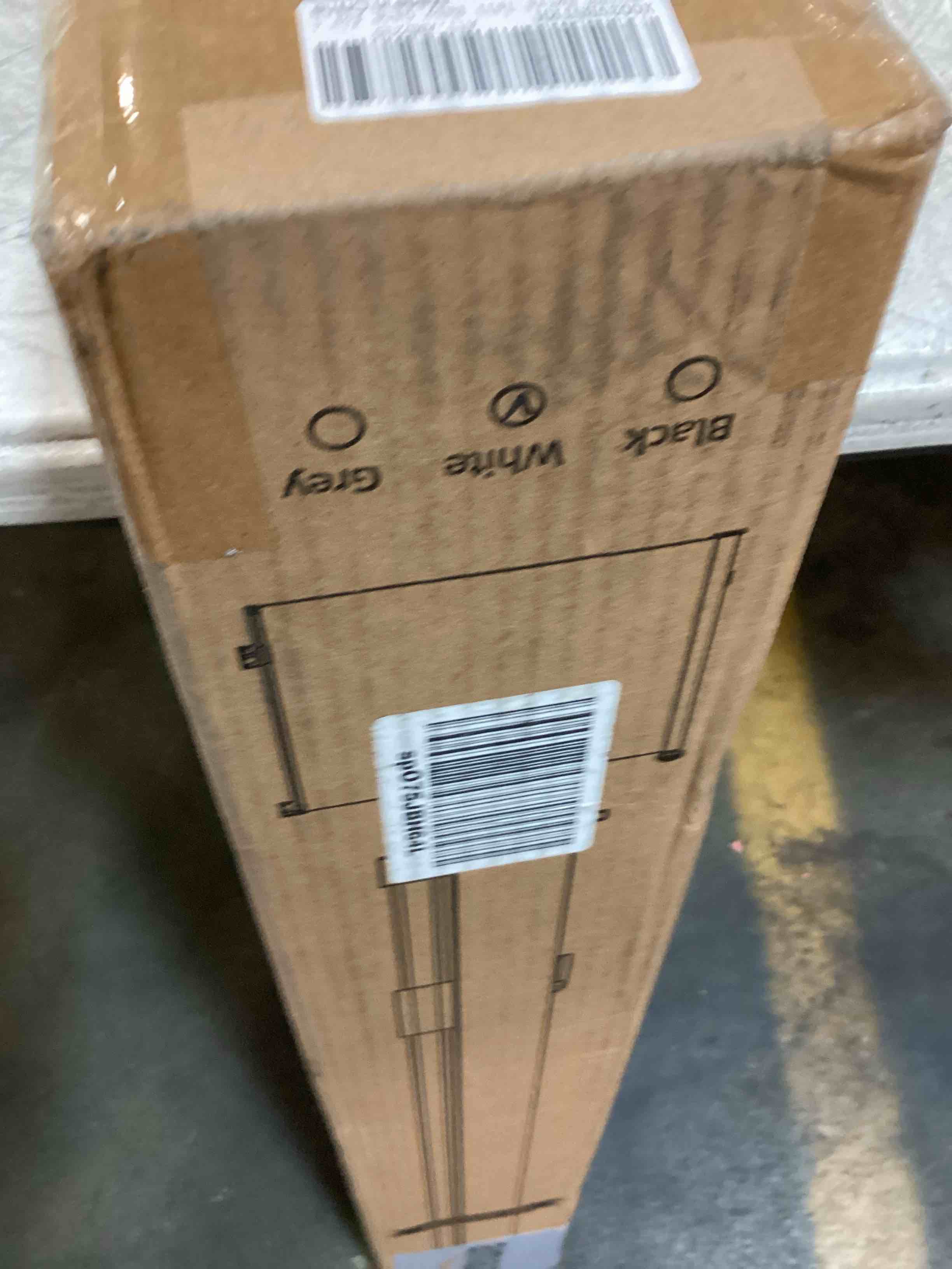 https://s3.amazonaws.com/lotting-images-prod/bidfta/BLU6526673_1720701435012.jpeg