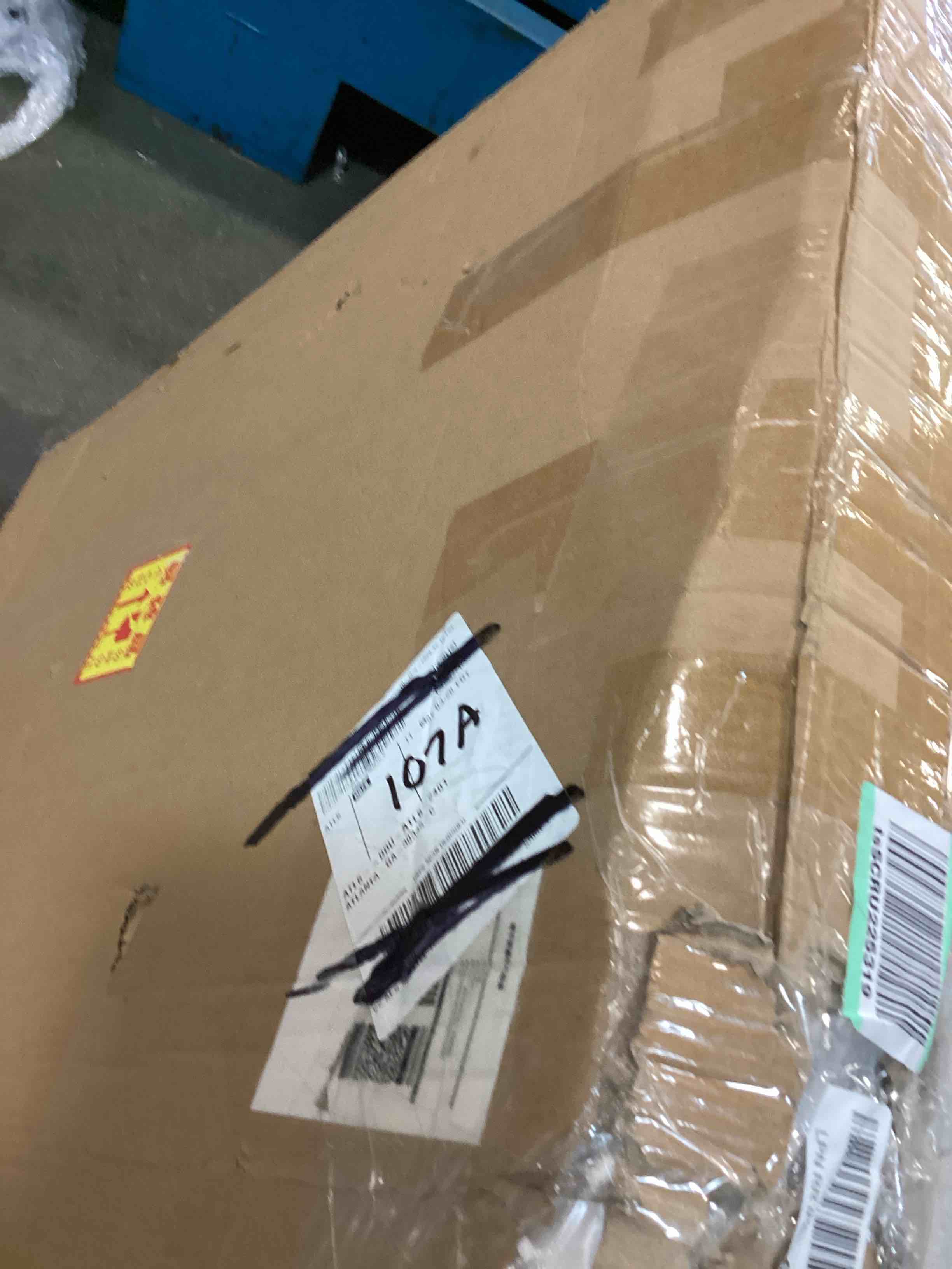 https://s3.amazonaws.com/lotting-images-prod/bidfta/BLU6526713_1720708904271.jpeg