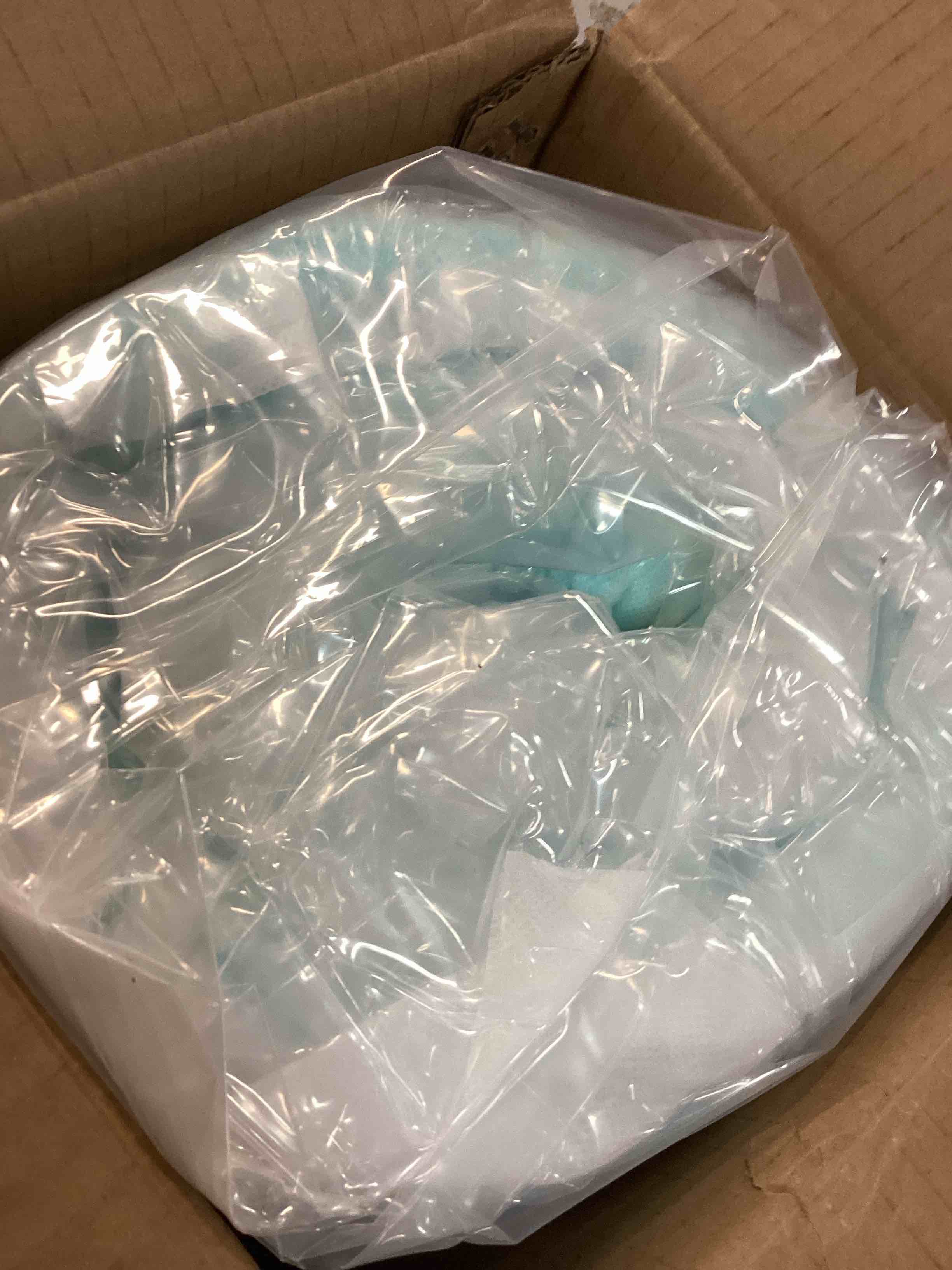 https://s3.amazonaws.com/lotting-images-prod/bidfta/BLU6526812_1720720892699.jpeg