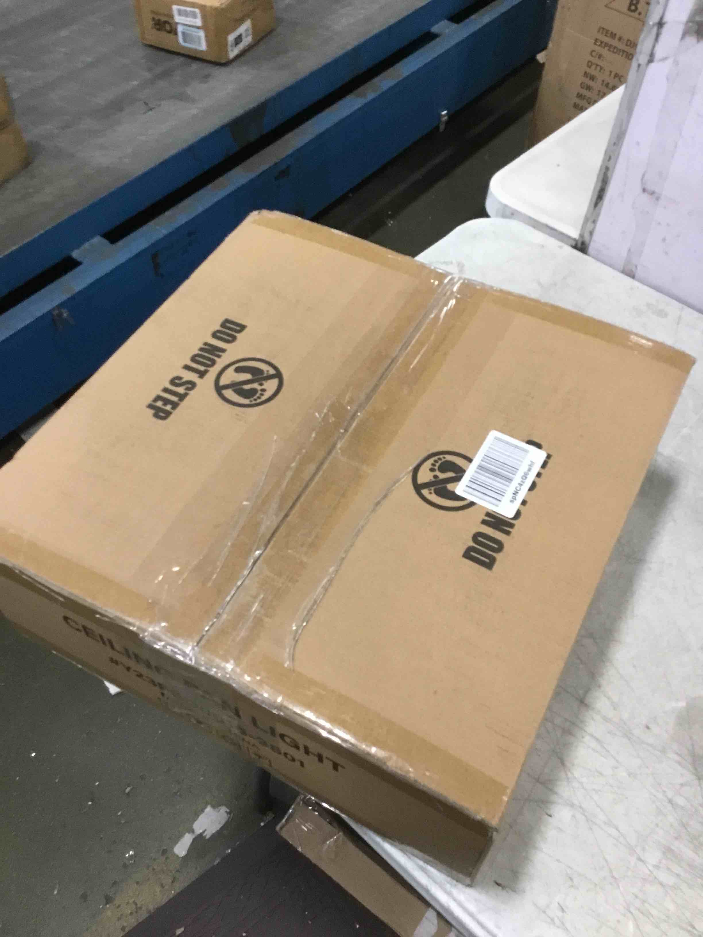 https://s3.amazonaws.com/lotting-images-prod/bidfta/BLU6526954_1719336170500.jpeg