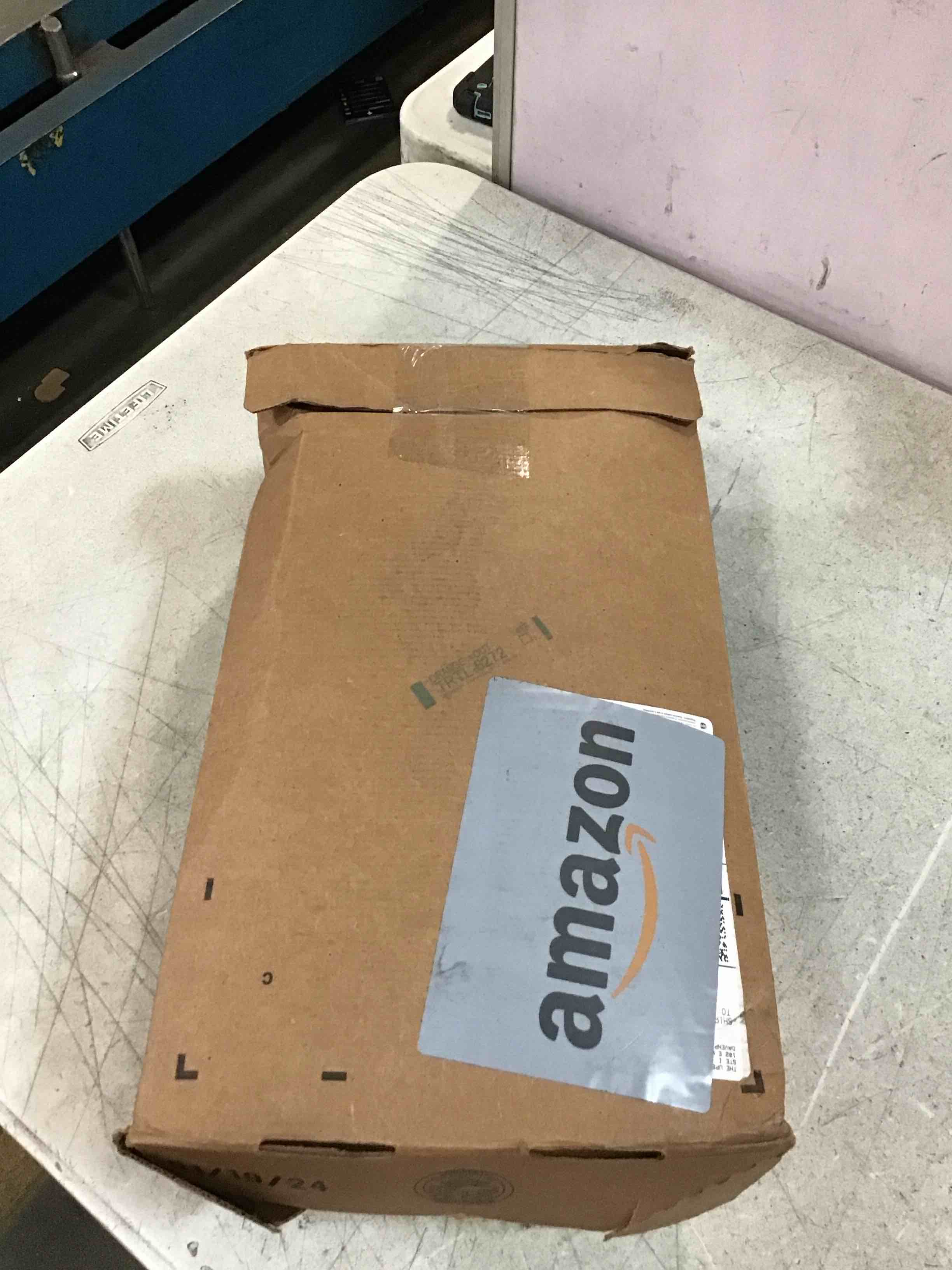 https://s3.amazonaws.com/lotting-images-prod/bidfta/BLU6527585_1719505678331.jpeg