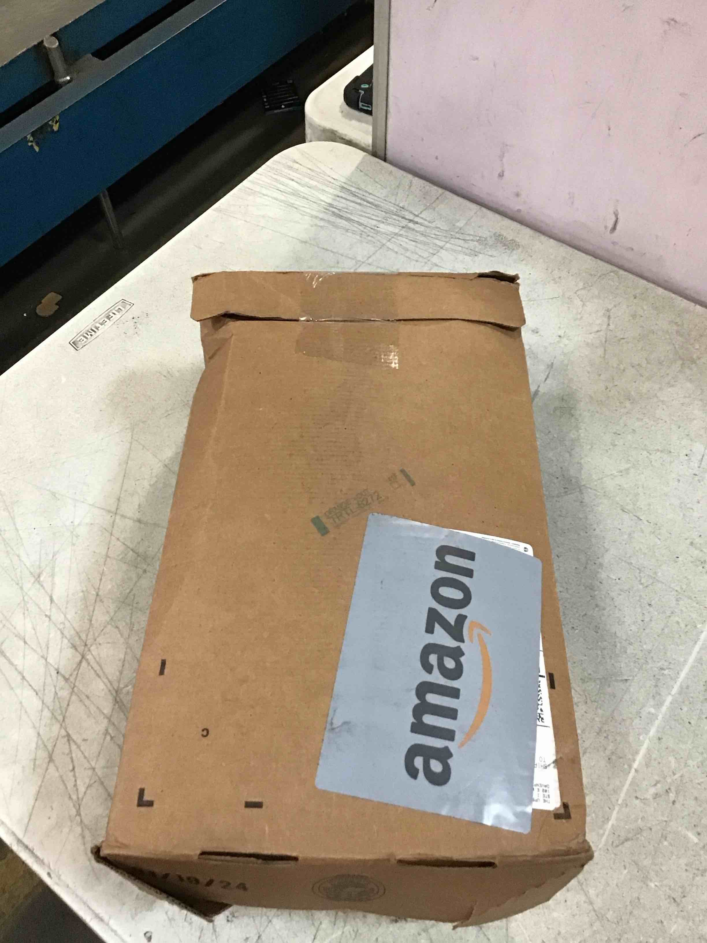 https://s3.amazonaws.com/lotting-images-prod/bidfta/BLU6527585_1719505679360.jpeg