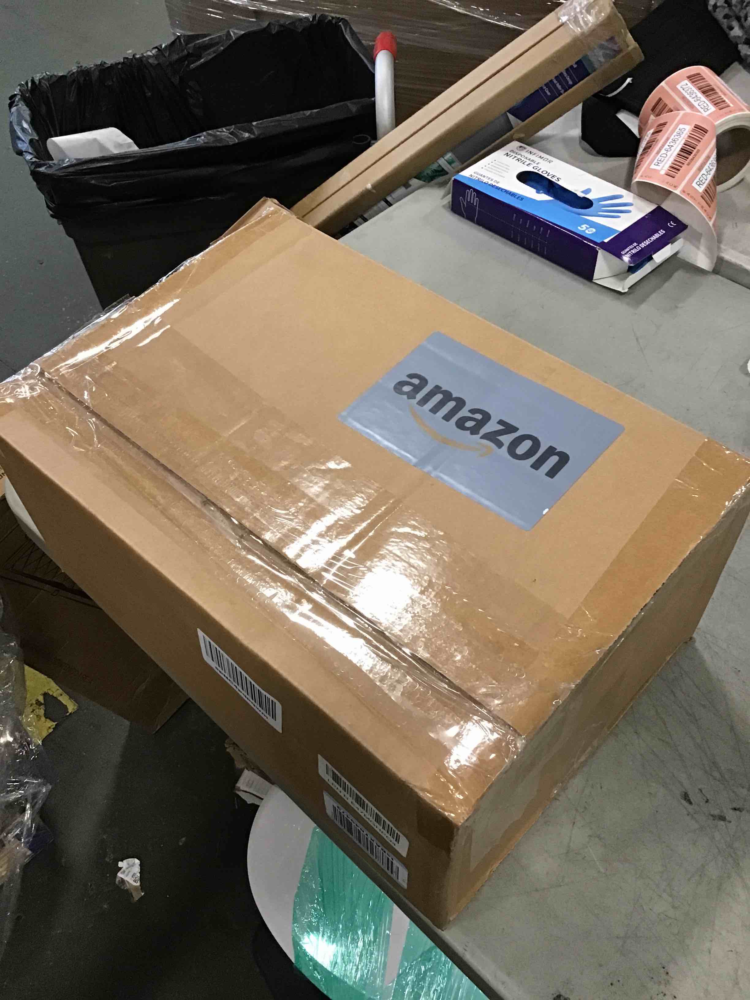 https://s3.amazonaws.com/lotting-images-prod/bidfta/BLU6528095_1719941583687.jpeg