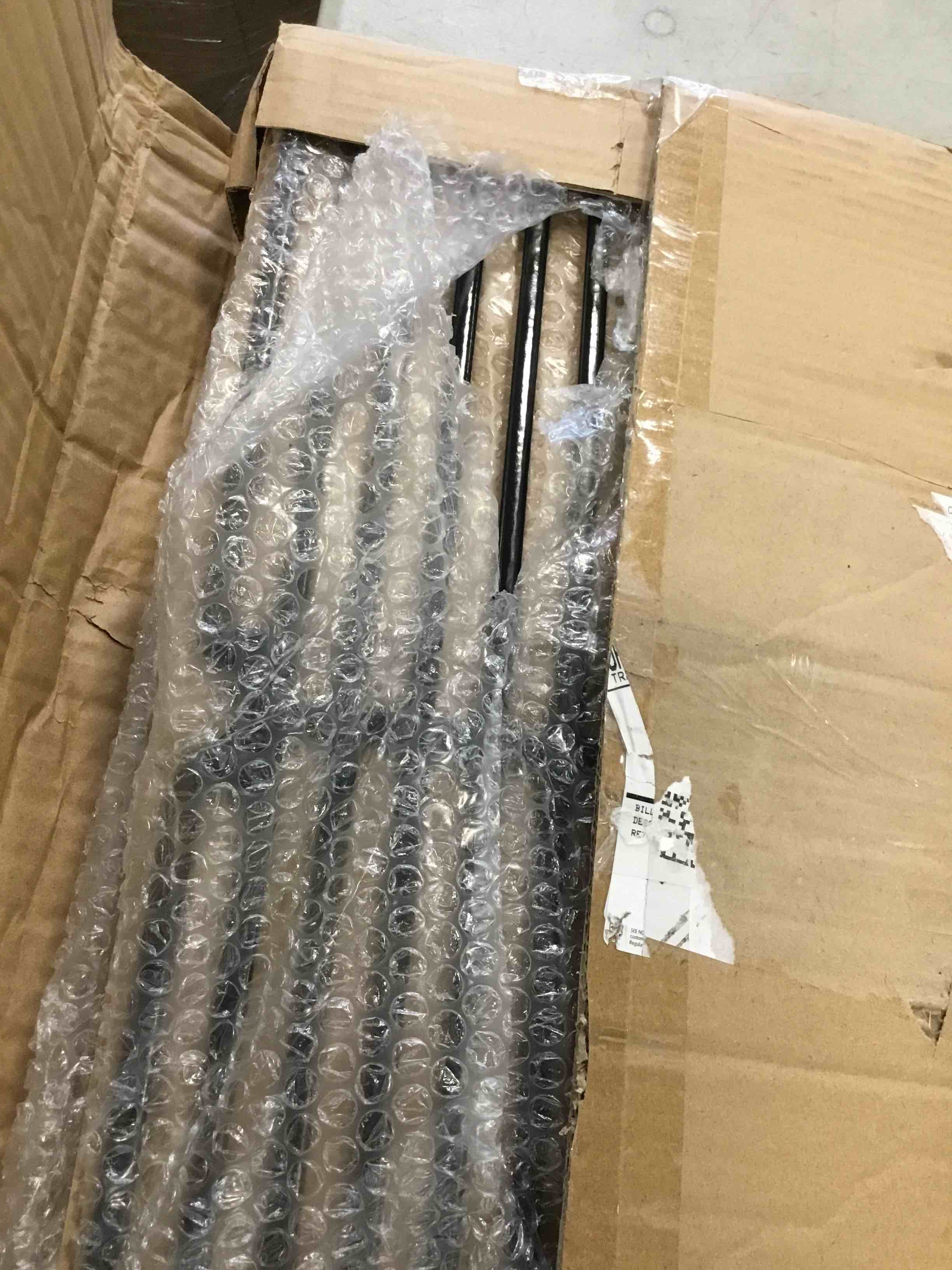 https://s3.amazonaws.com/lotting-images-prod/bidfta/BLU6528155_1719949930887.jpeg