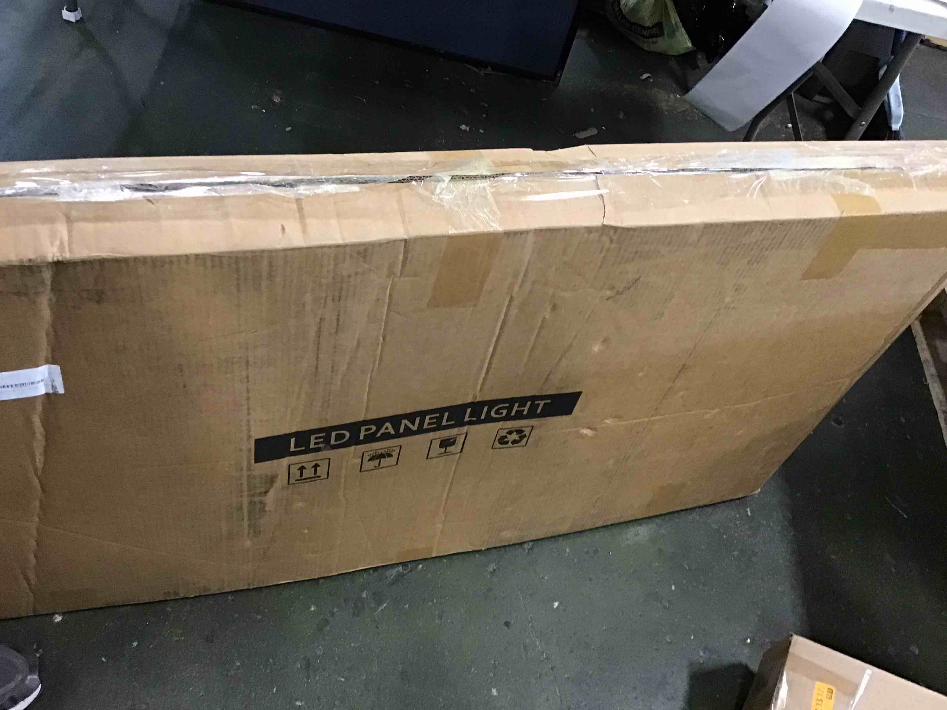 https://s3.amazonaws.com/lotting-images-prod/bidfta/BLU6528178_1720005809588.jpeg