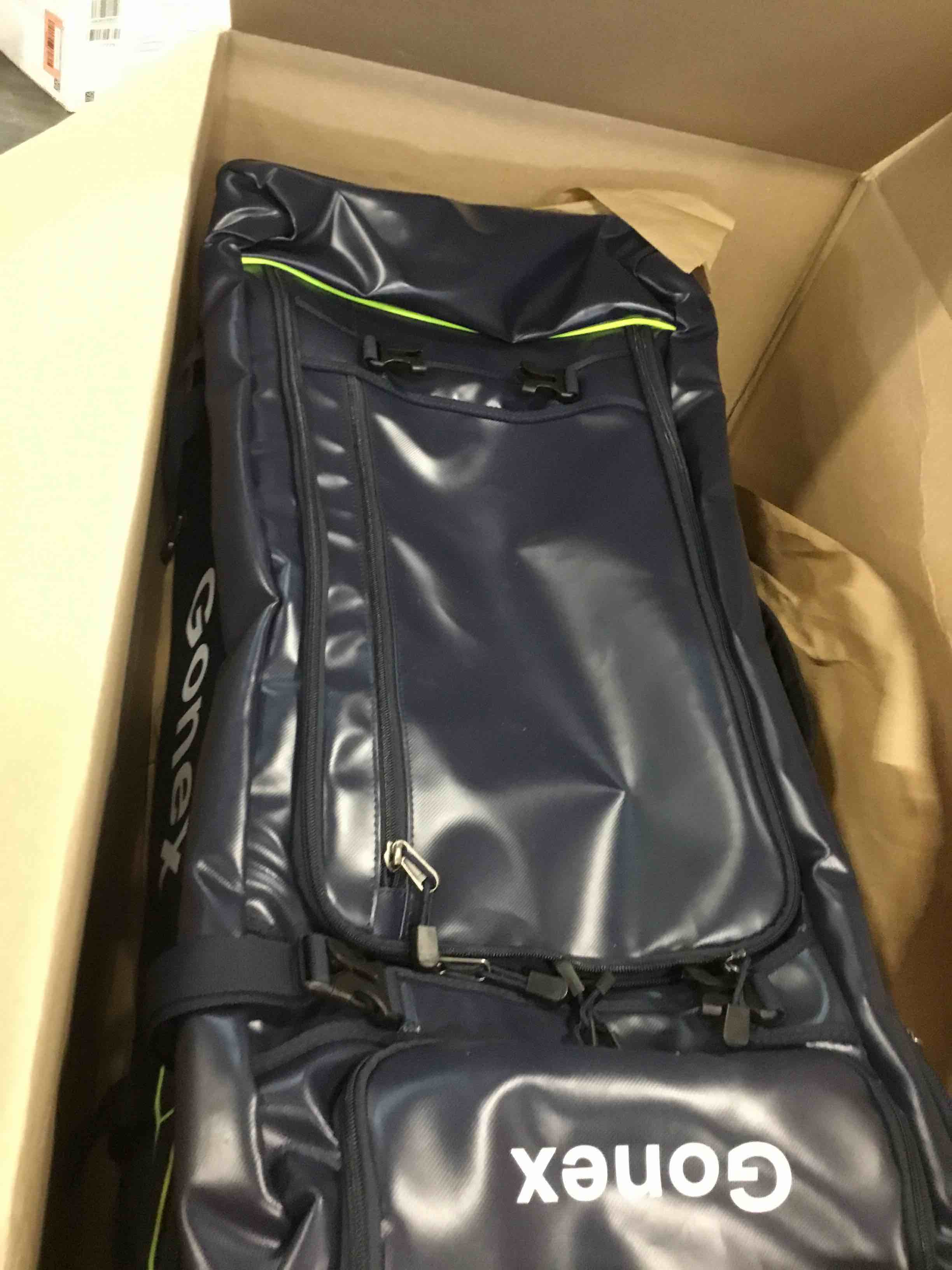 https://s3.amazonaws.com/lotting-images-prod/bidfta/BLU6528214_1720011459466.jpeg