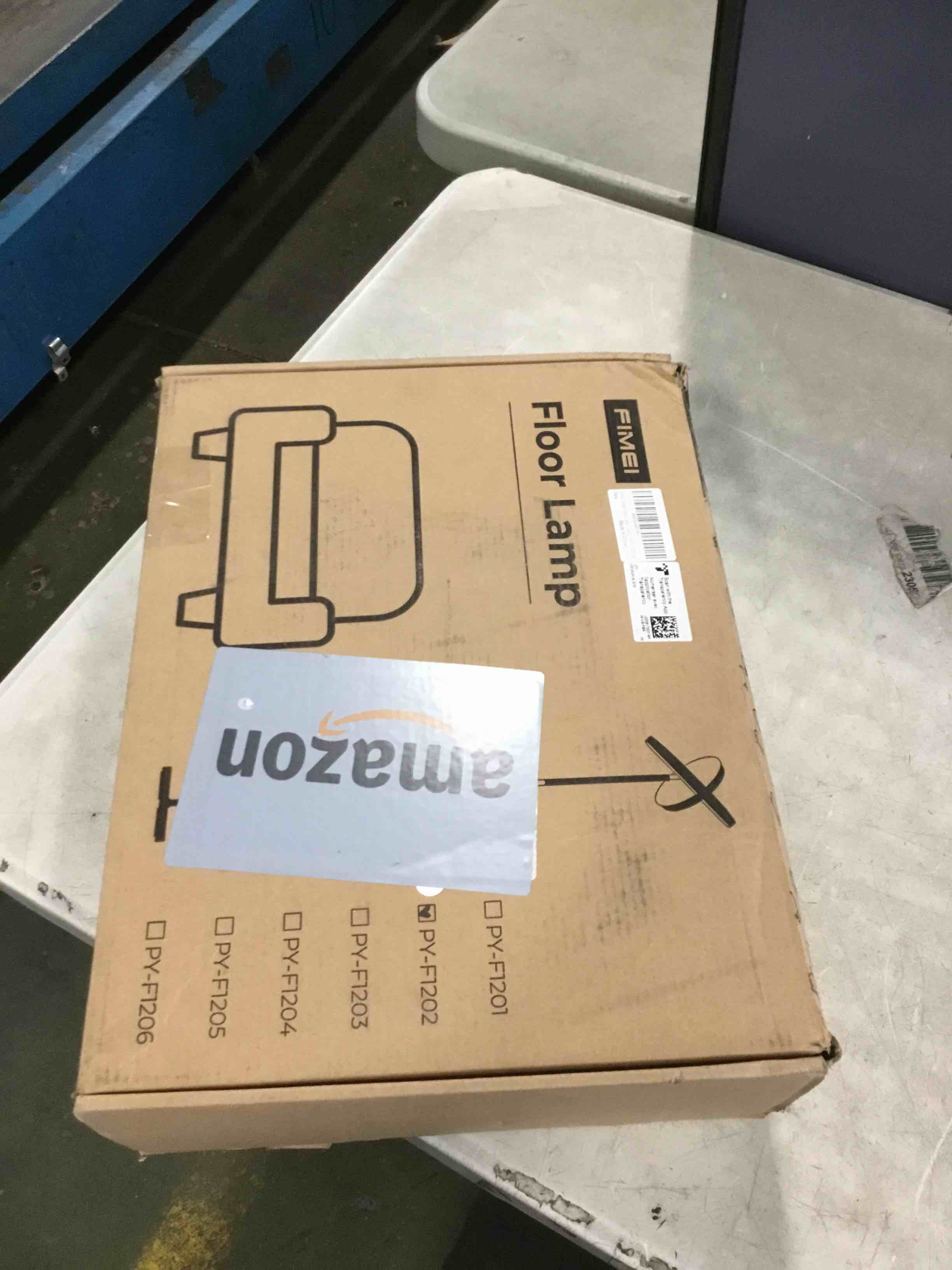 https://s3.amazonaws.com/lotting-images-prod/bidfta/BLU6528391_1720036382311.jpeg