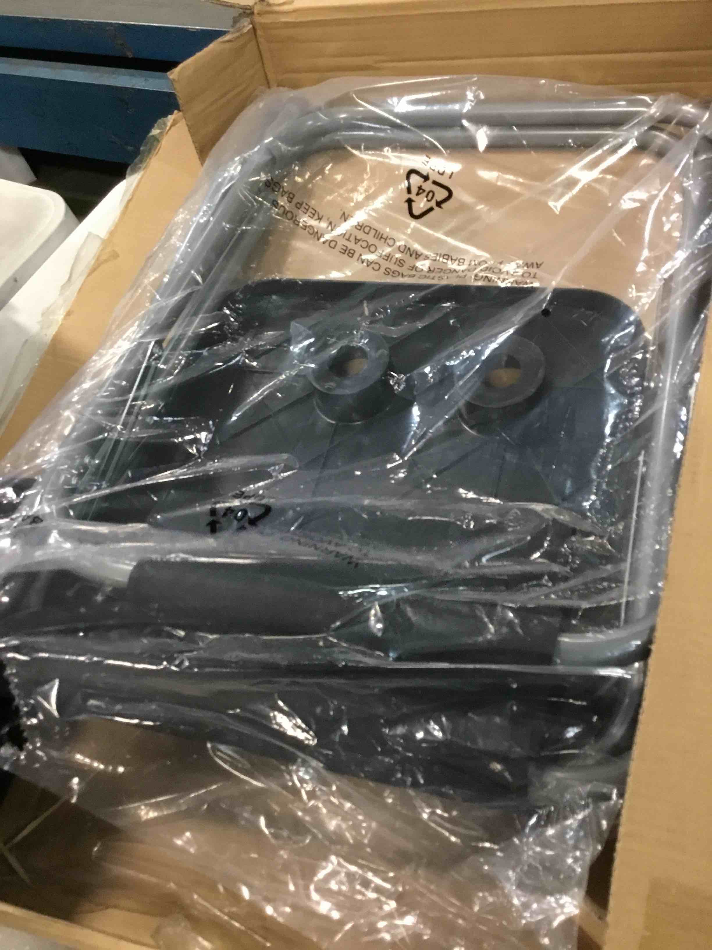 https://s3.amazonaws.com/lotting-images-prod/bidfta/BLU6530090_1719339580016.jpeg
