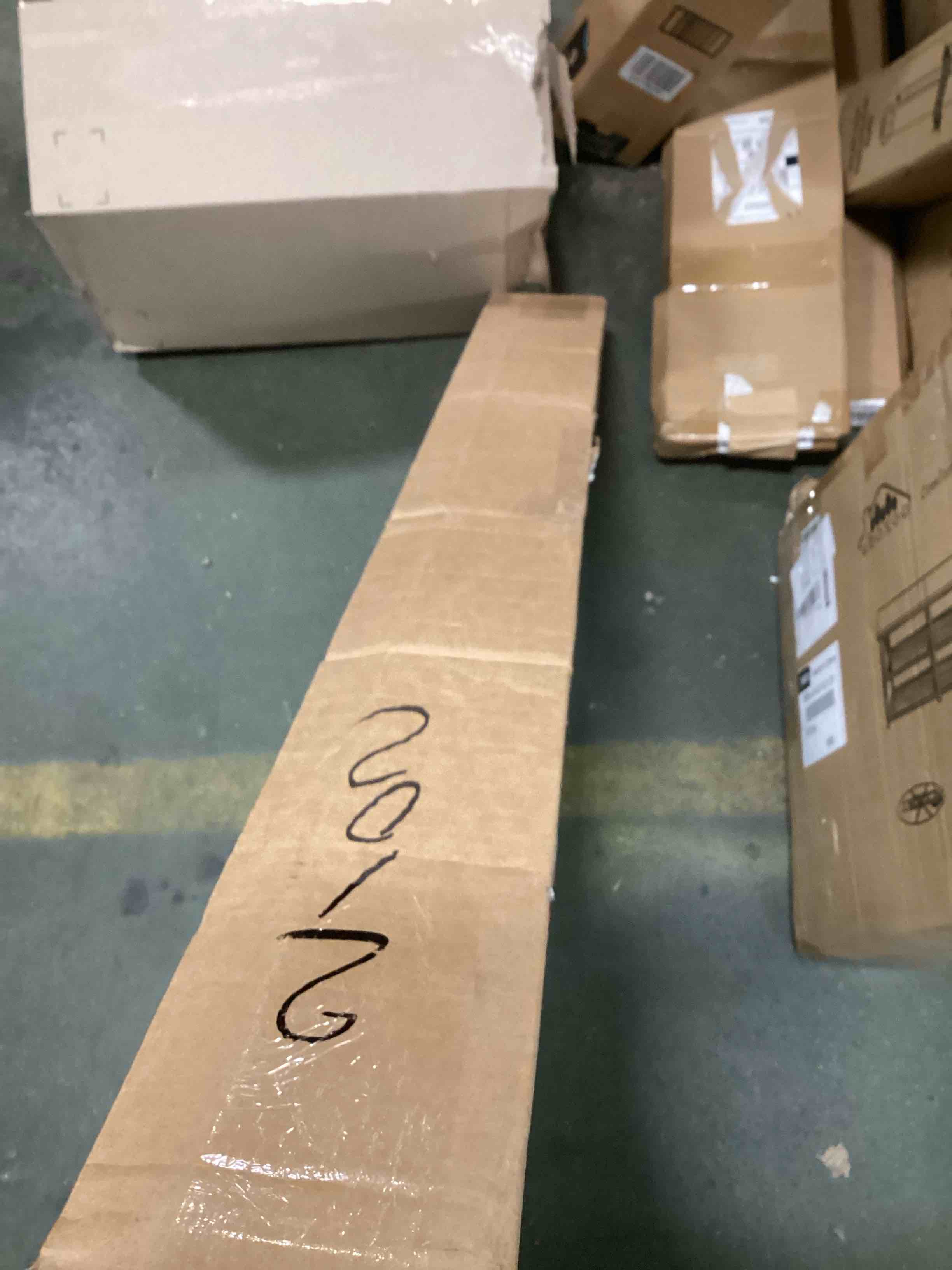 https://s3.amazonaws.com/lotting-images-prod/bidfta/BLU6530430_1719449319072.jpeg