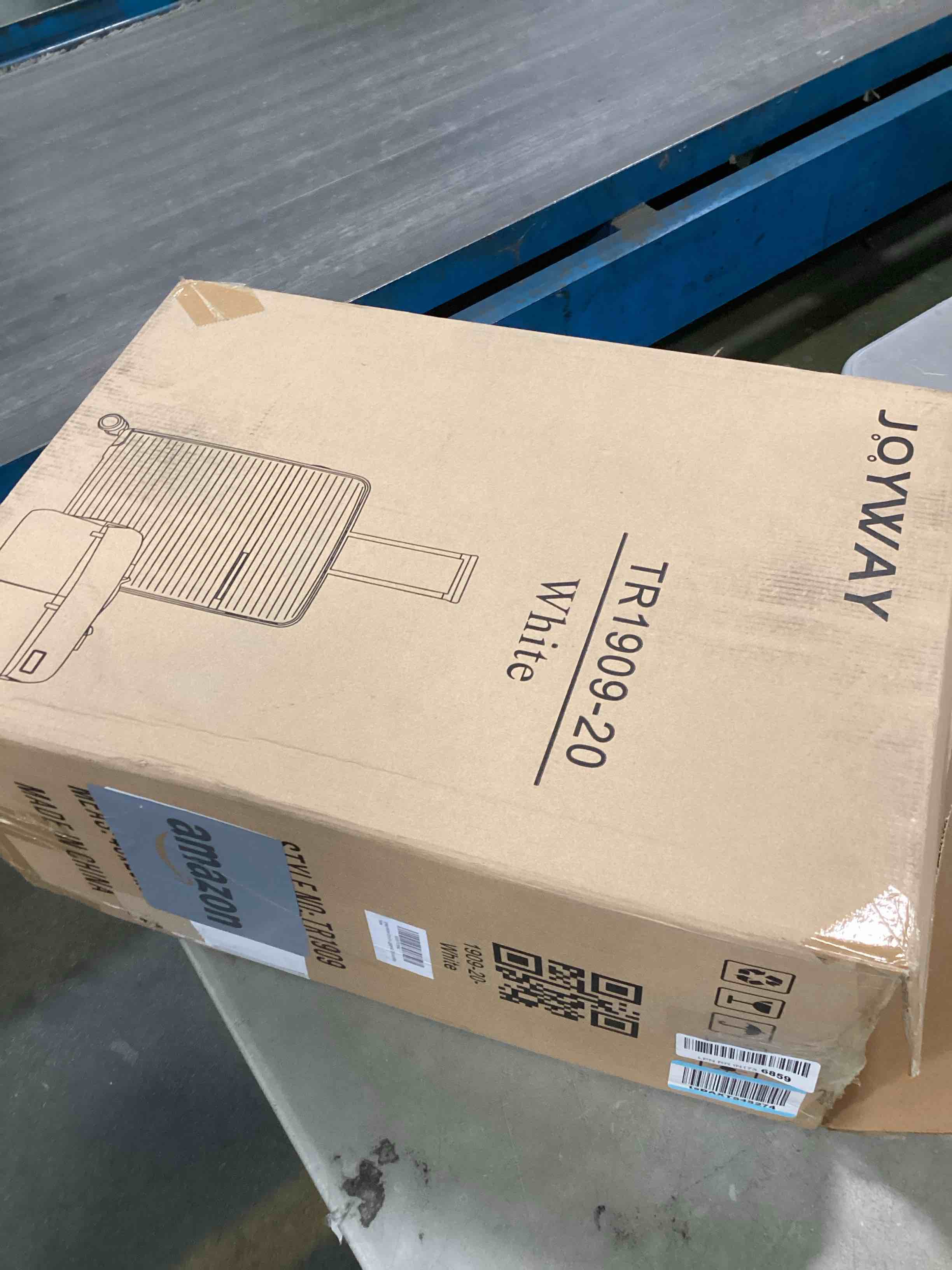 https://s3.amazonaws.com/lotting-images-prod/bidfta/BLU6530763_1719525181419.jpeg
