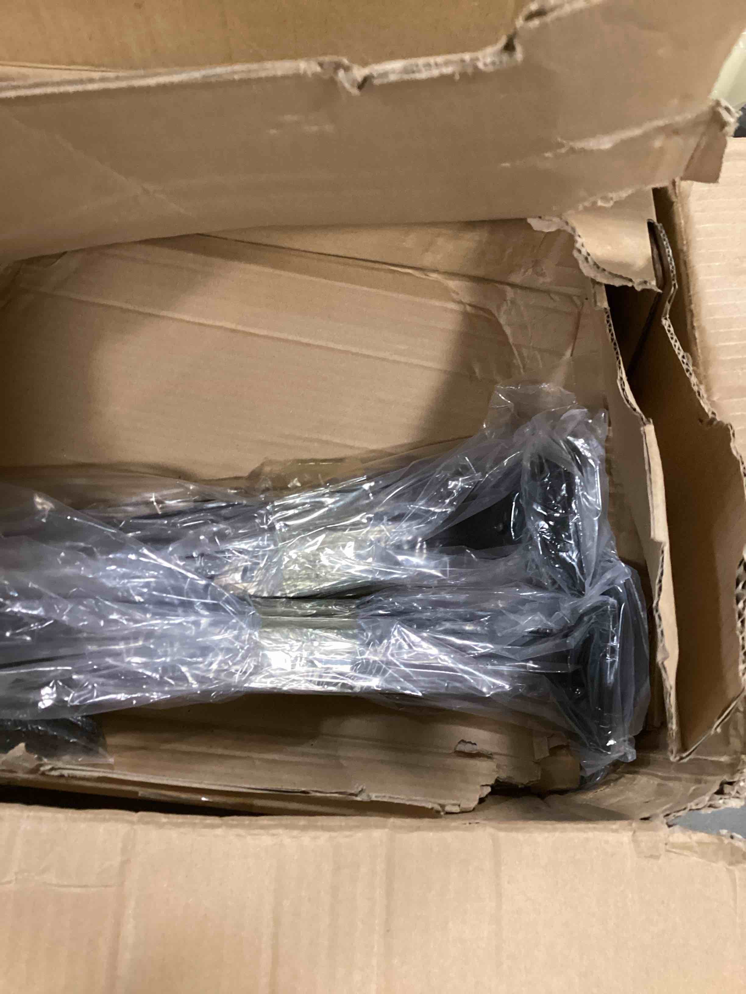 https://s3.amazonaws.com/lotting-images-prod/bidfta/BLU6530826_1719535321428.jpeg