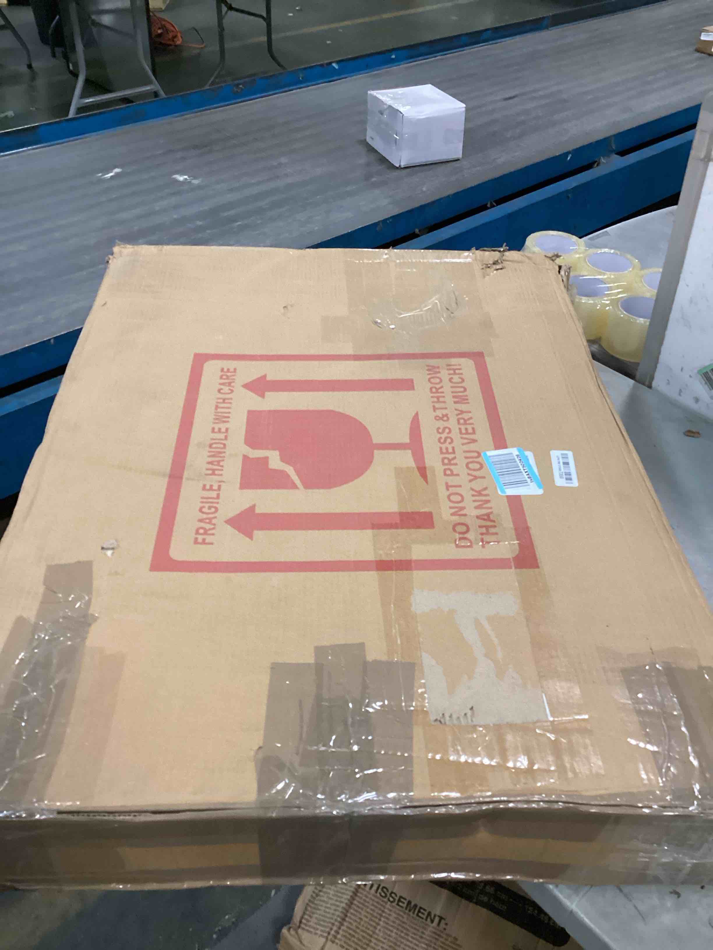 https://s3.amazonaws.com/lotting-images-prod/bidfta/BLU6530851_1719542004481.jpeg