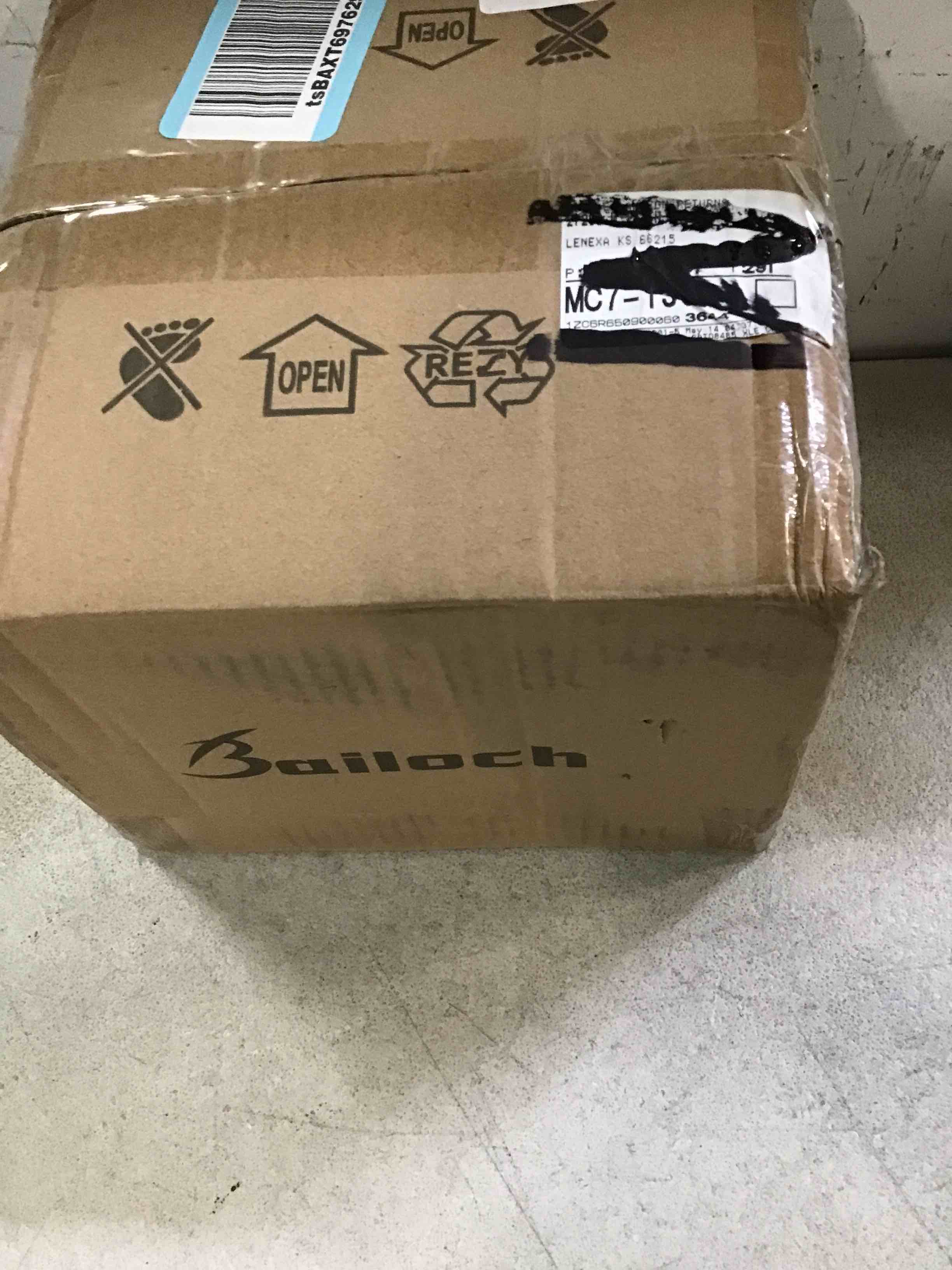 https://s3.amazonaws.com/lotting-images-prod/bidfta/BLU6531873_1719945018086.jpeg