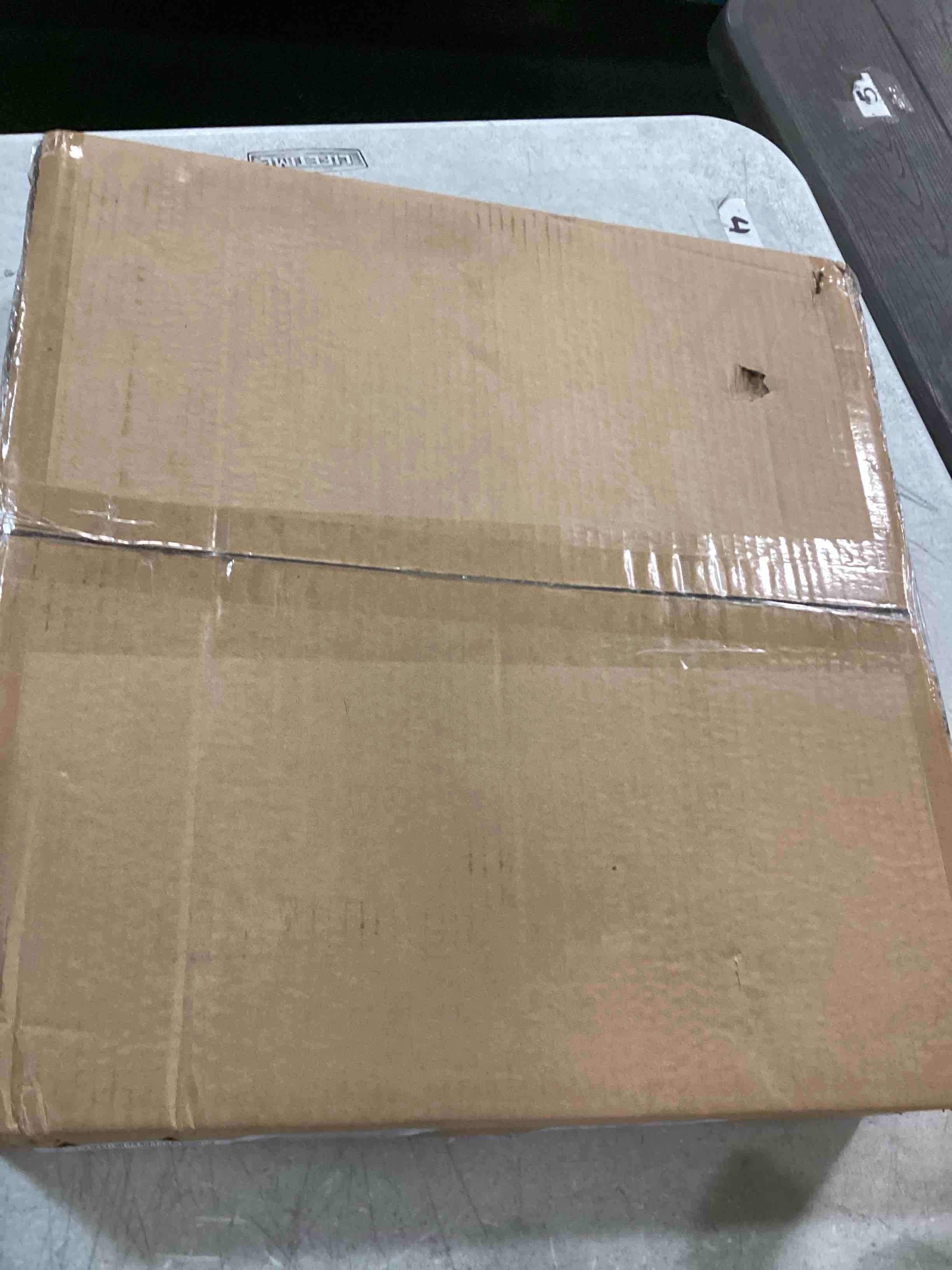 https://s3.amazonaws.com/lotting-images-prod/bidfta/BLU6532345_1720191629677.jpeg