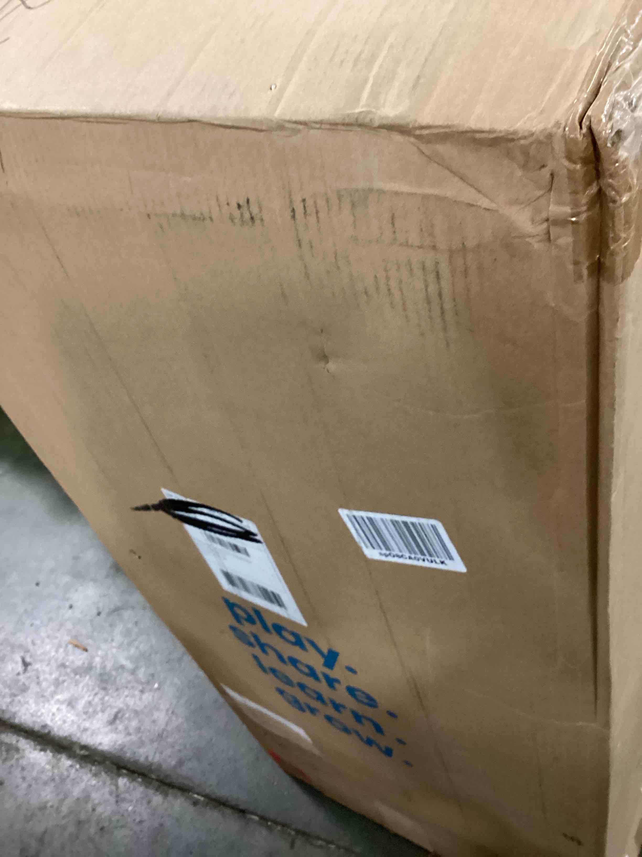 https://s3.amazonaws.com/lotting-images-prod/bidfta/BLU6532356_1720192712357.jpeg