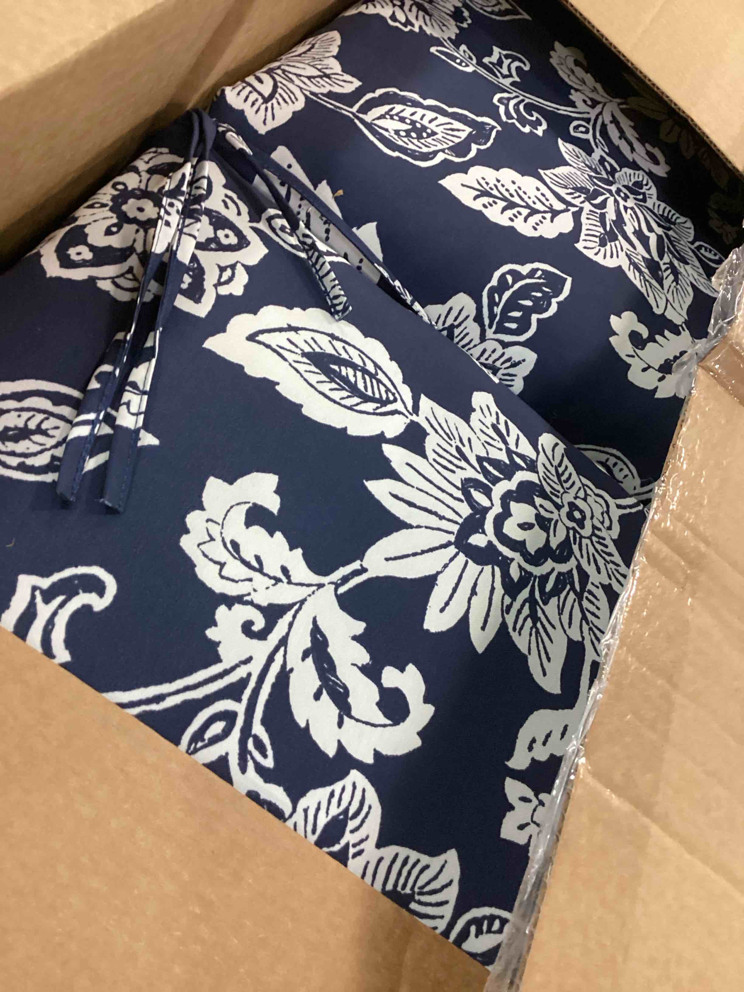 https://s3.amazonaws.com/lotting-images-prod/bidfta/BLU6532372_1720194718297.jpeg