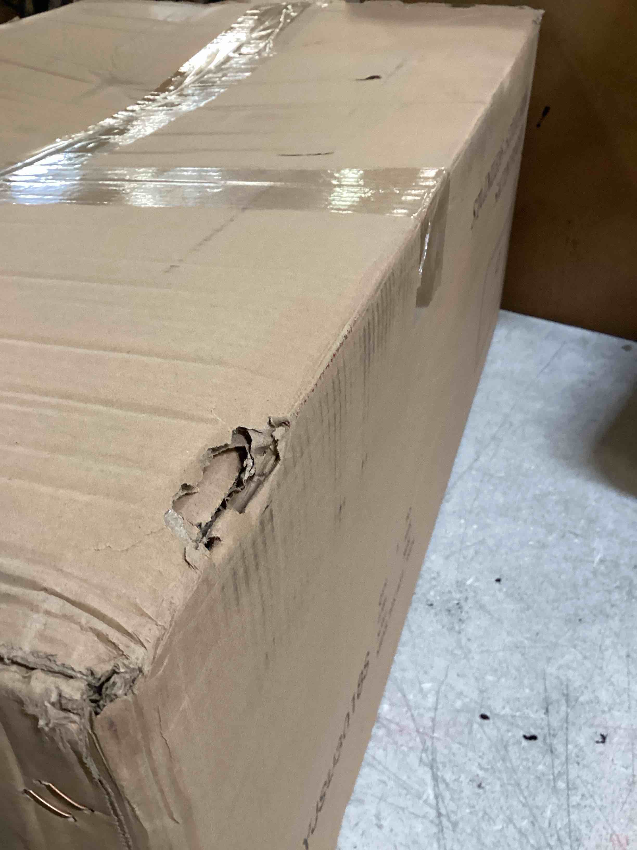 https://s3.amazonaws.com/lotting-images-prod/bidfta/BLU6532403_1720200647273.jpeg