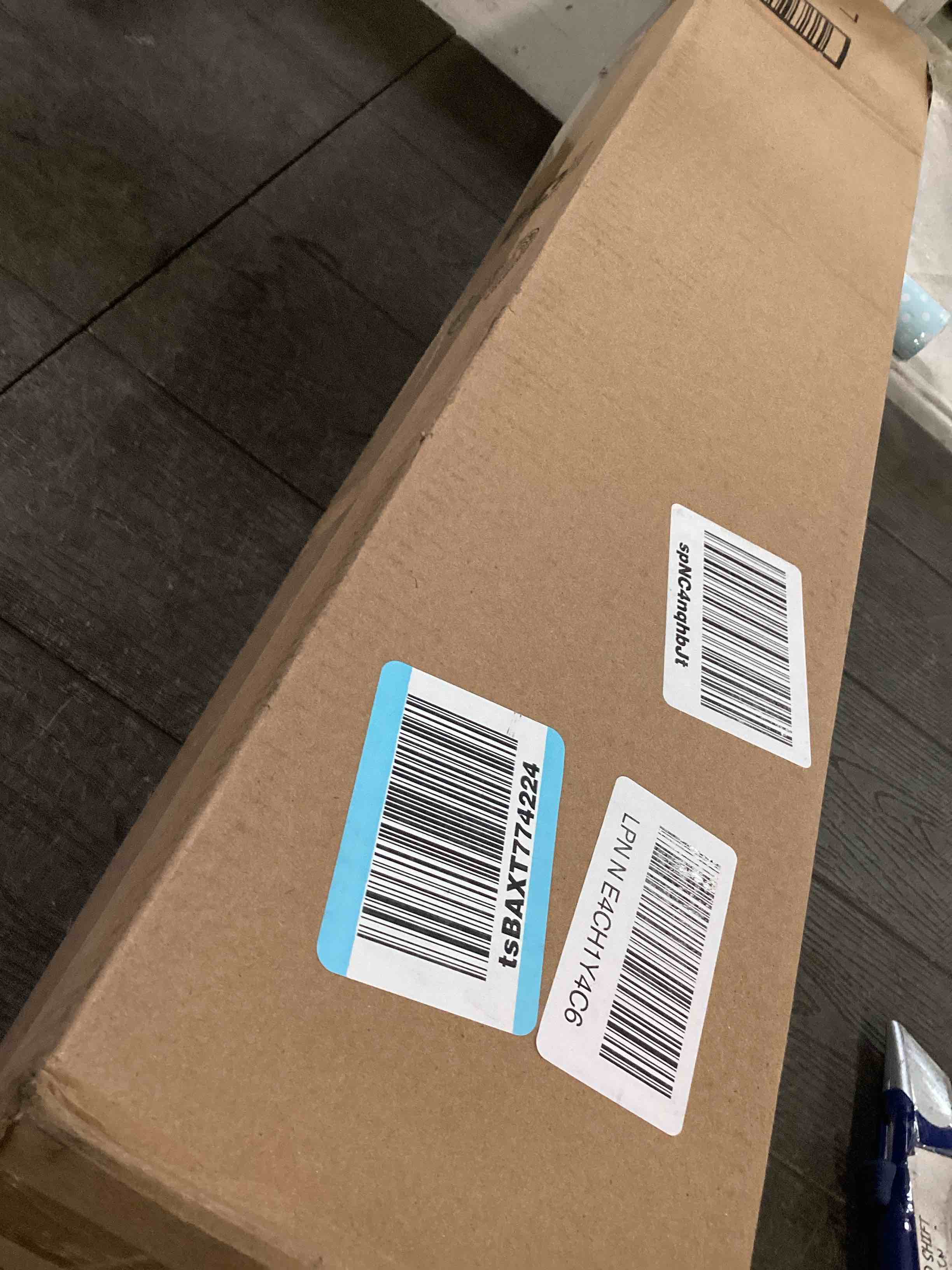 https://s3.amazonaws.com/lotting-images-prod/bidfta/BLU6532543_1720446725830.jpeg