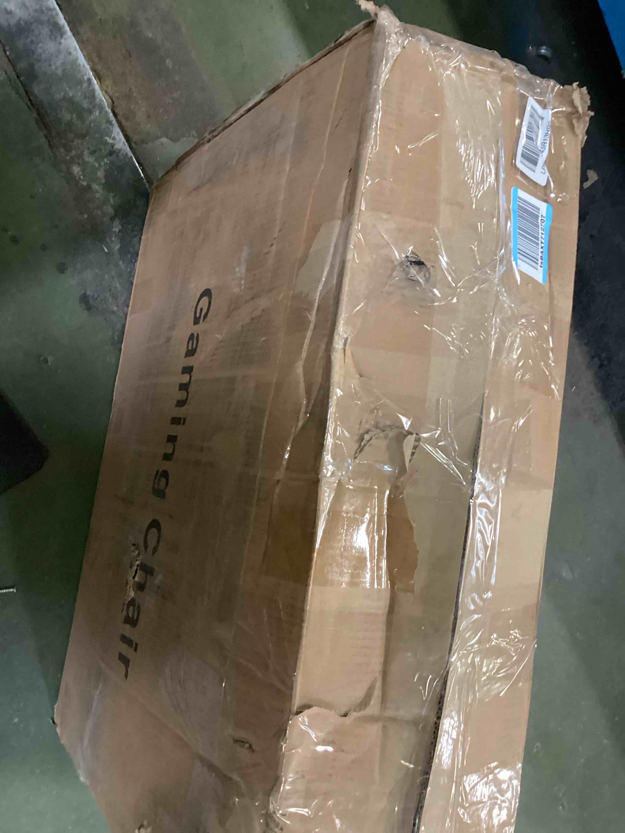 https://s3.amazonaws.com/lotting-images-prod/bidfta/BLU6532590_1720452630453.jpeg