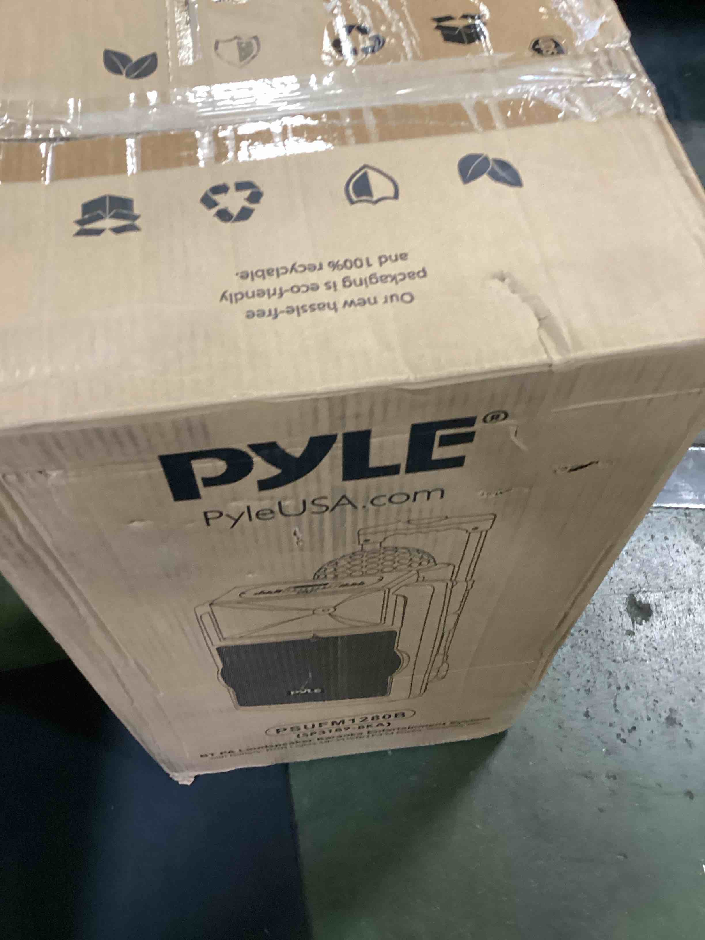 https://s3.amazonaws.com/lotting-images-prod/bidfta/BLU6532698_1720468990047.jpeg
