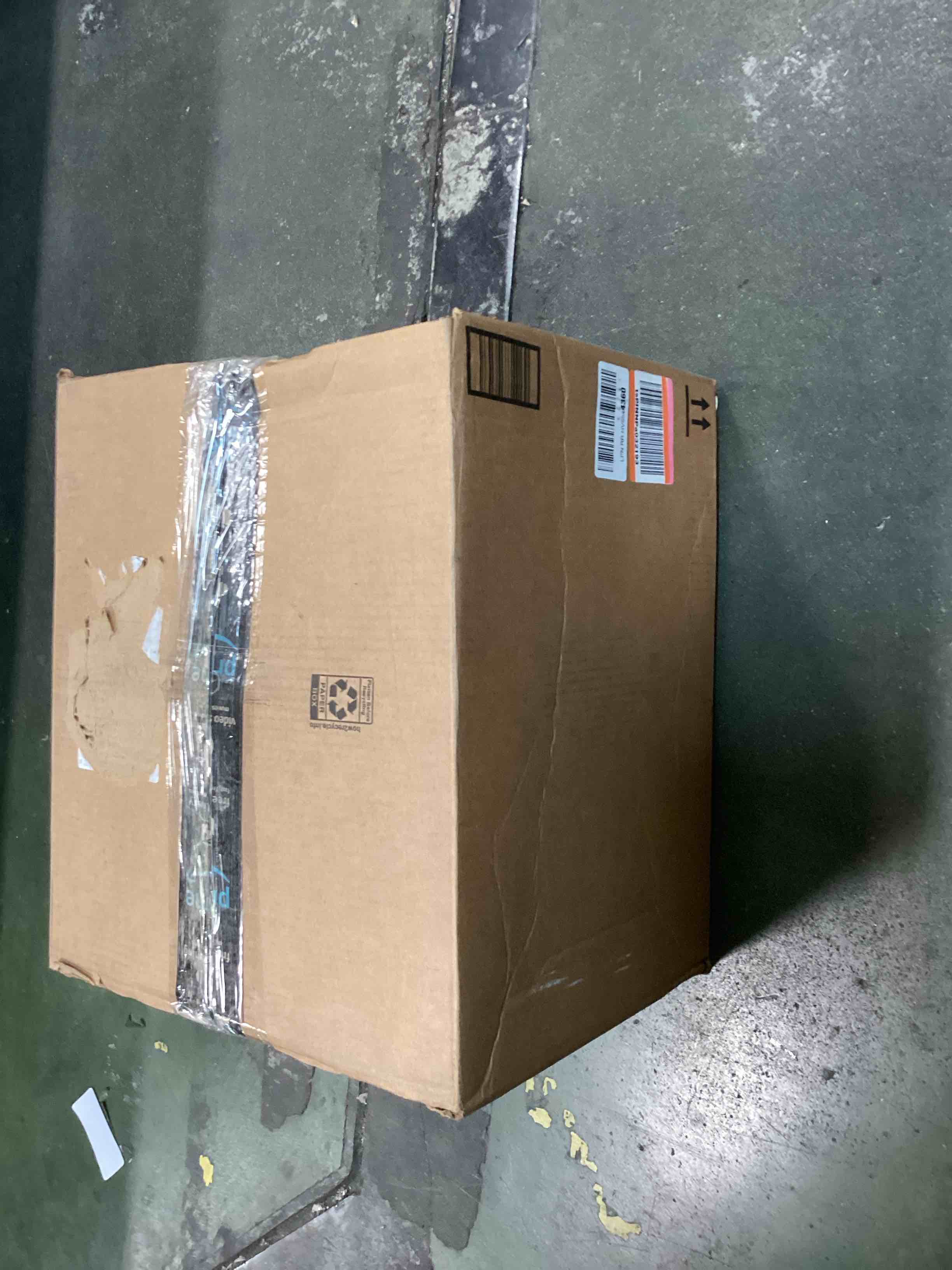 https://s3.amazonaws.com/lotting-images-prod/bidfta/BLU6532745_1720484245829.jpeg