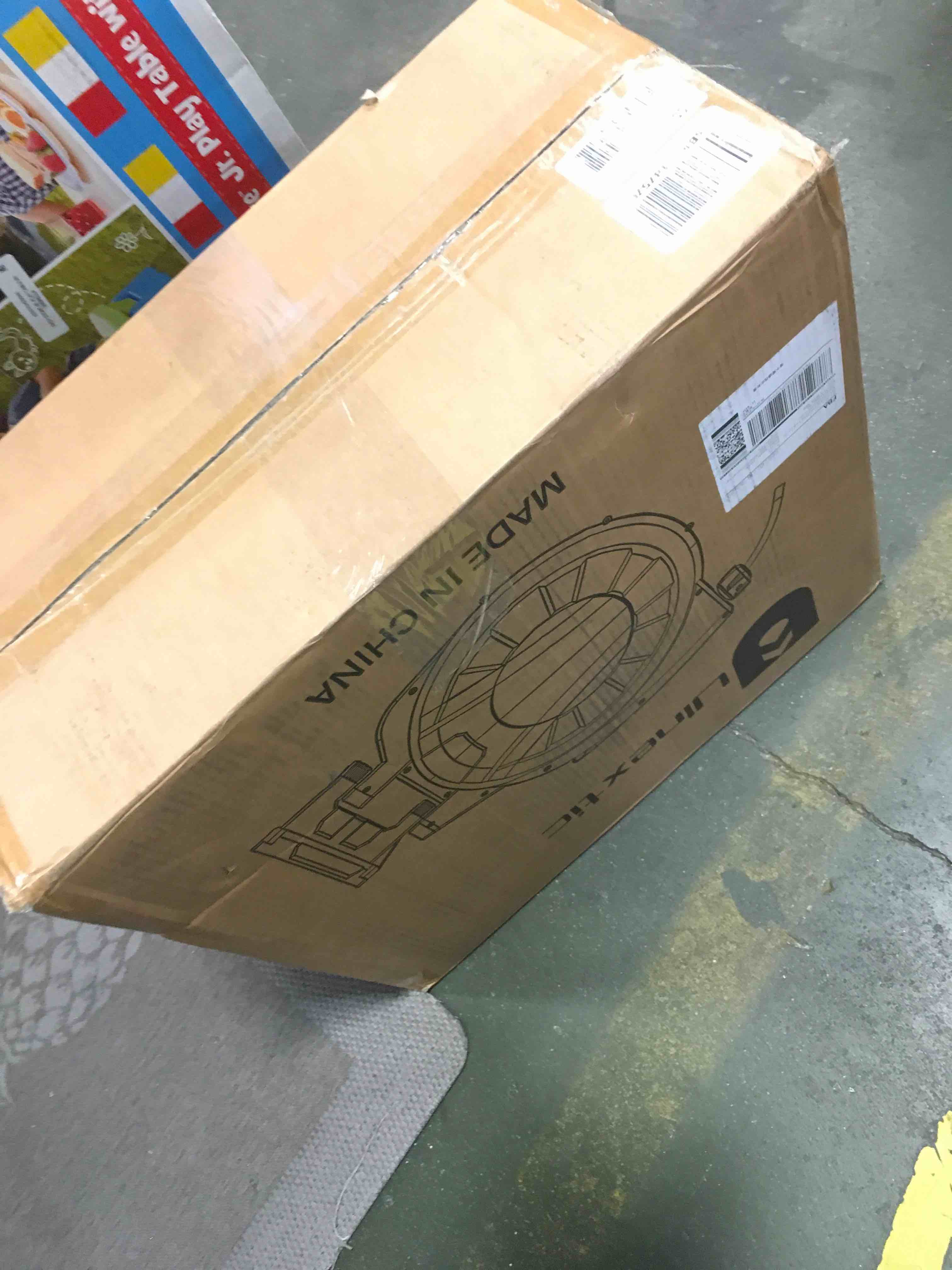 https://s3.amazonaws.com/lotting-images-prod/bidfta/BLU6535269_1719582274391.jpeg