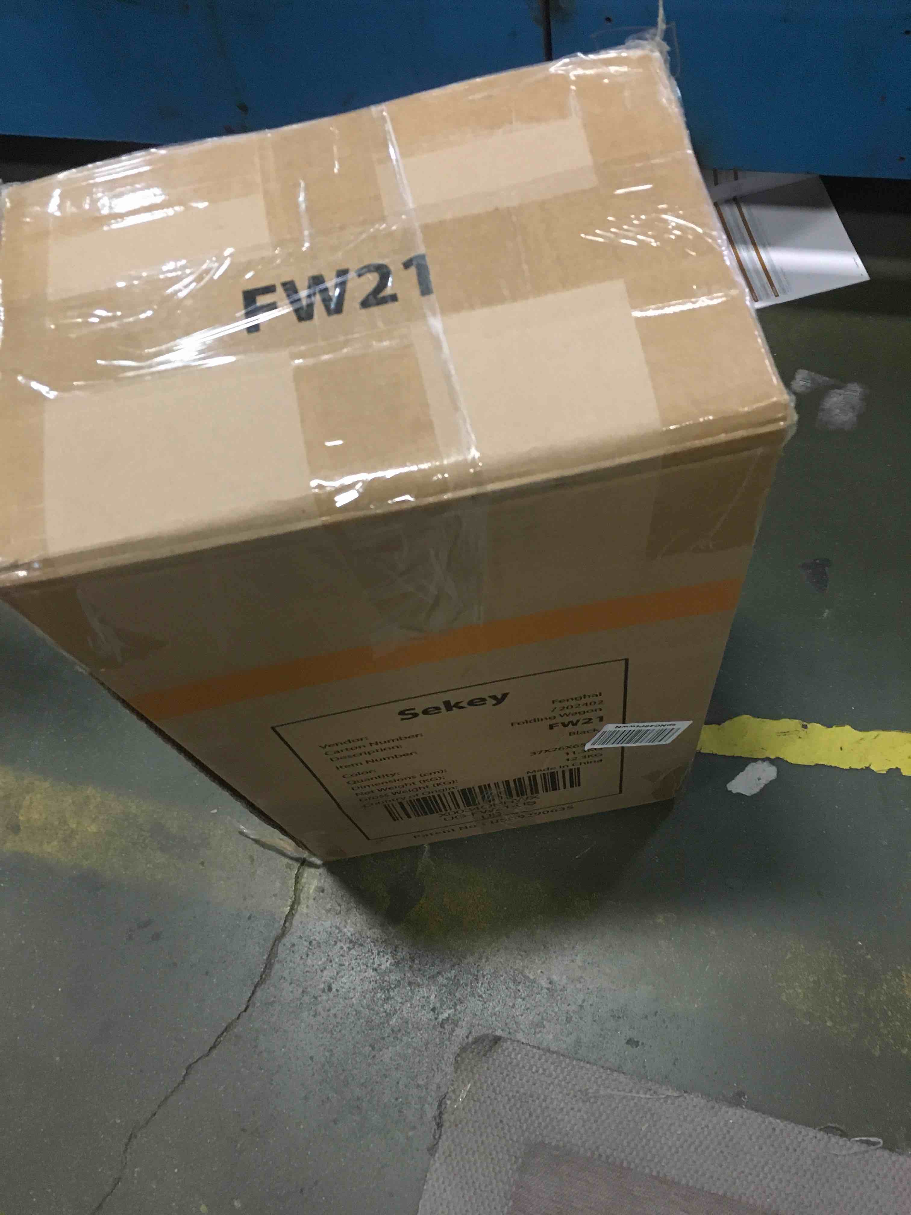 https://s3.amazonaws.com/lotting-images-prod/bidfta/BLU6535364_1719595725615.jpeg