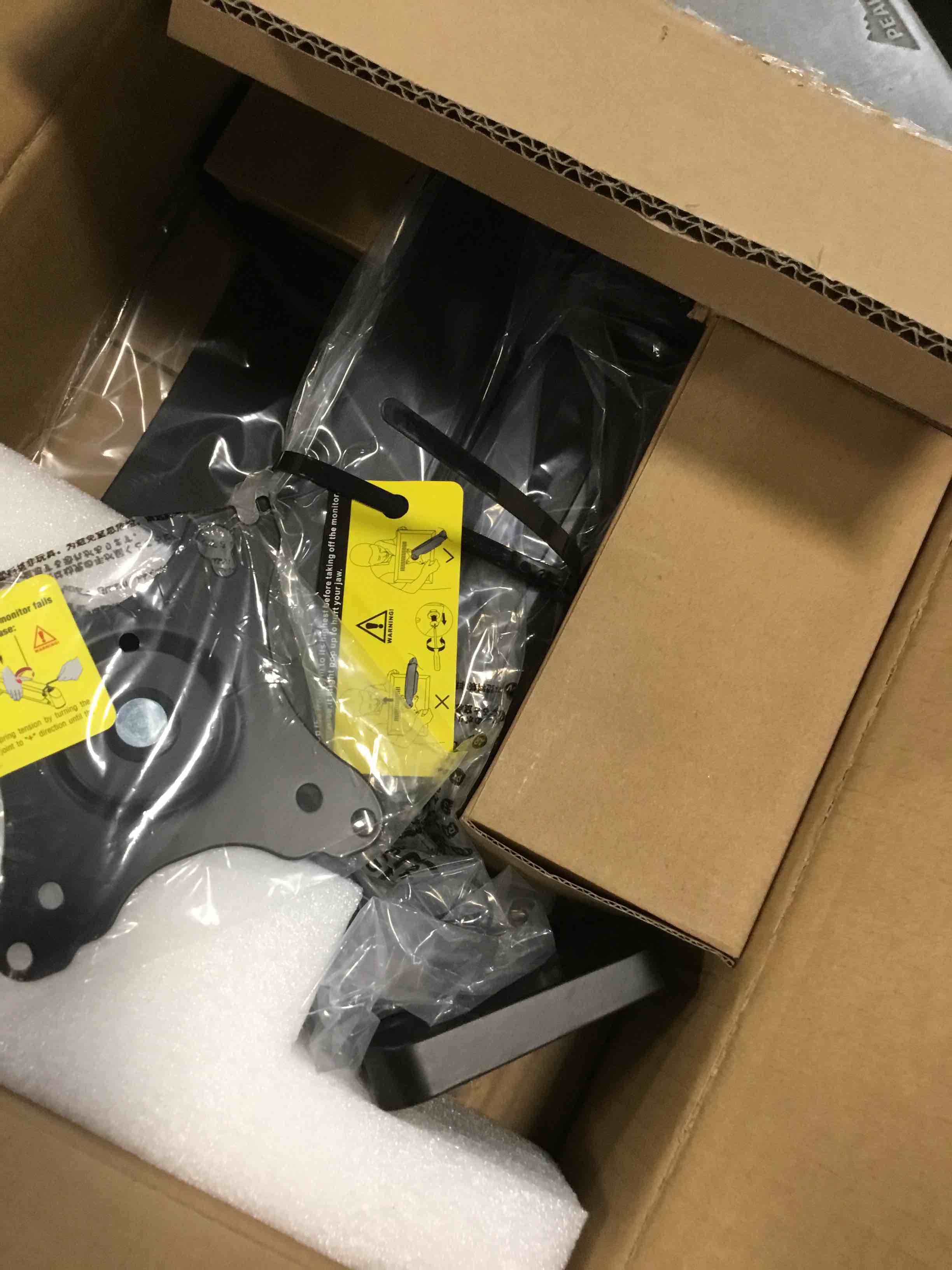 https://s3.amazonaws.com/lotting-images-prod/bidfta/BLU6535531_1719847787756.jpeg