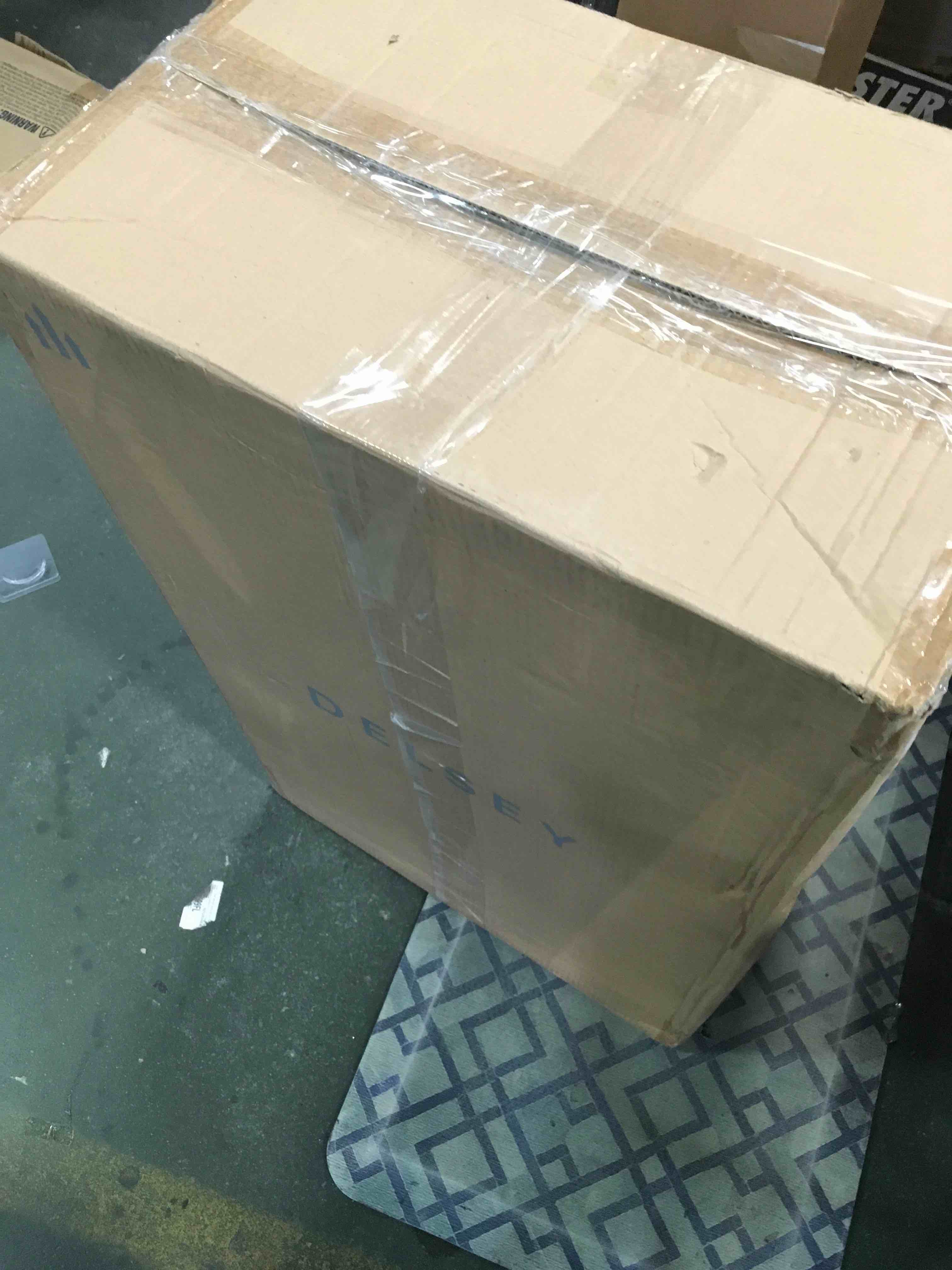 https://s3.amazonaws.com/lotting-images-prod/bidfta/BLU6535773_1719925385097.jpeg