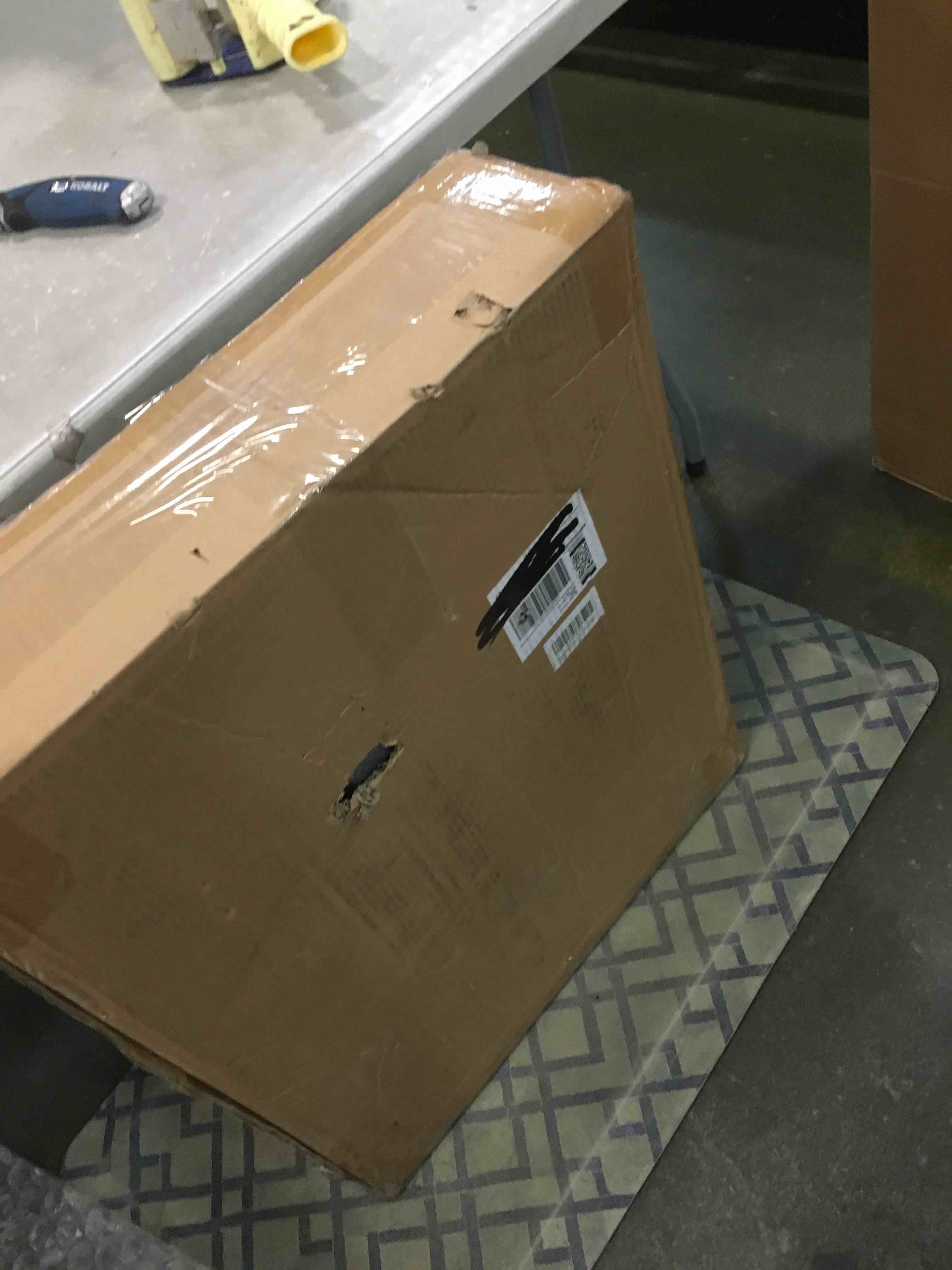 https://s3.amazonaws.com/lotting-images-prod/bidfta/BLU6535906_1719944369721.jpeg