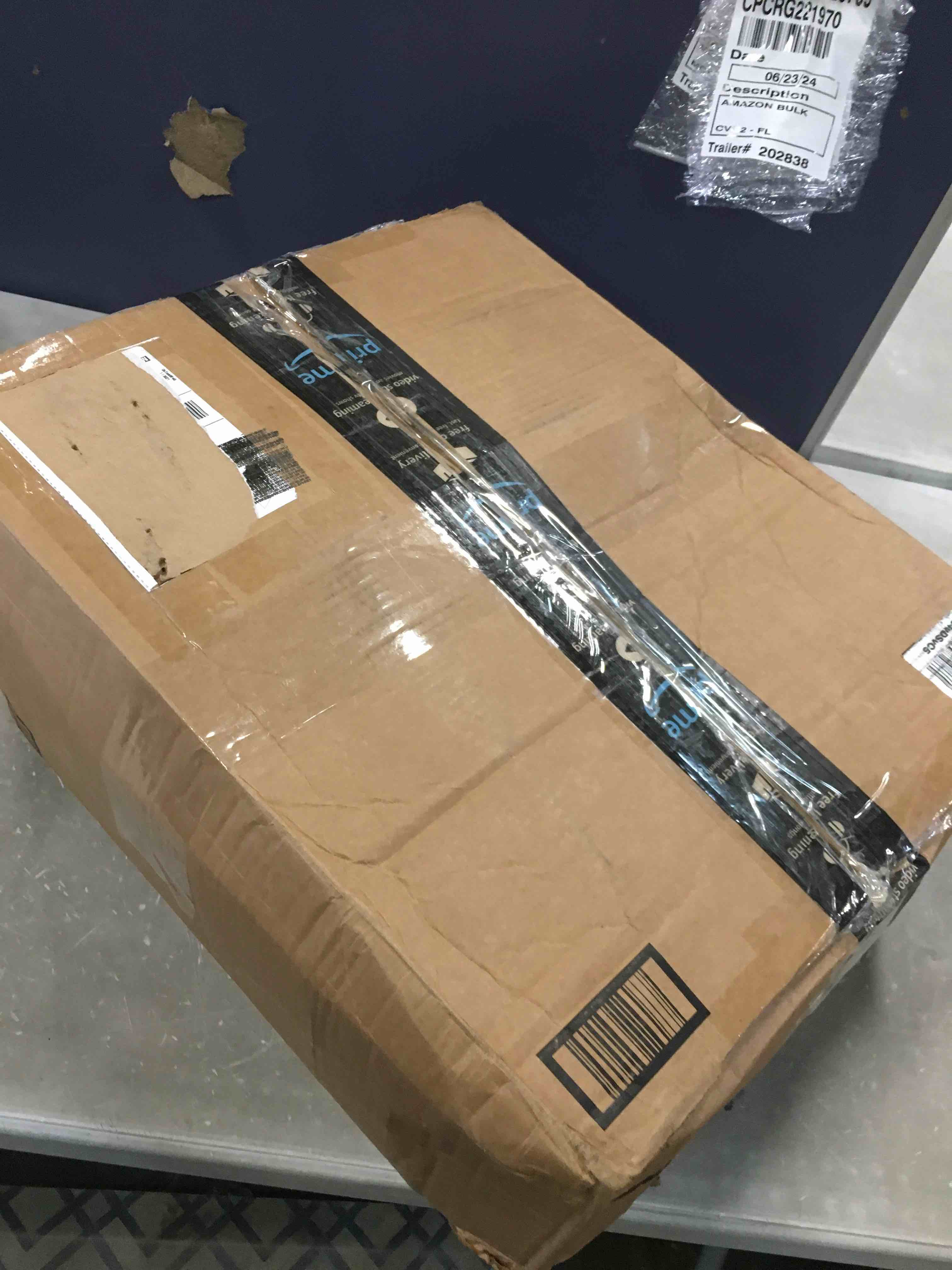 https://s3.amazonaws.com/lotting-images-prod/bidfta/BLU6535913_1719943401793.jpeg