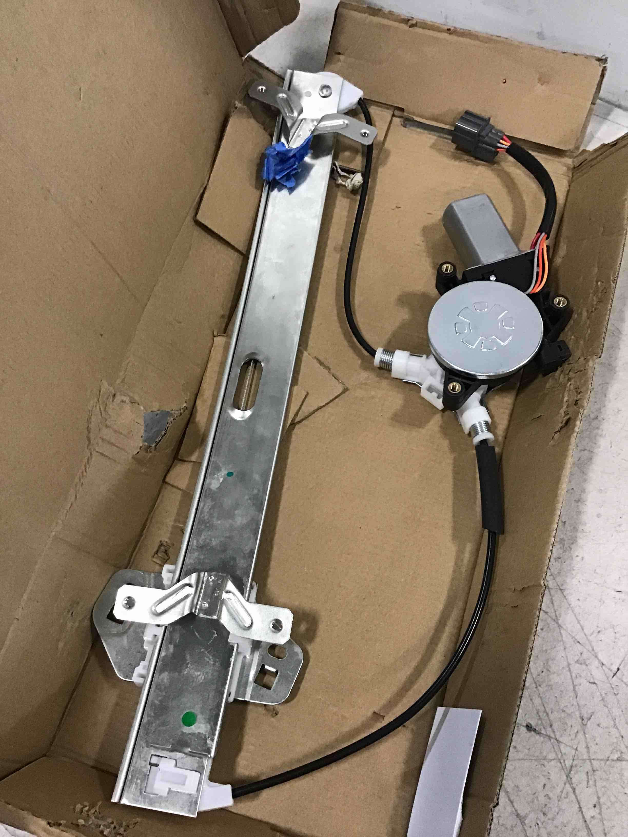 https://s3.amazonaws.com/lotting-images-prod/bidfta/BLU6536044_1718378027166.jpeg